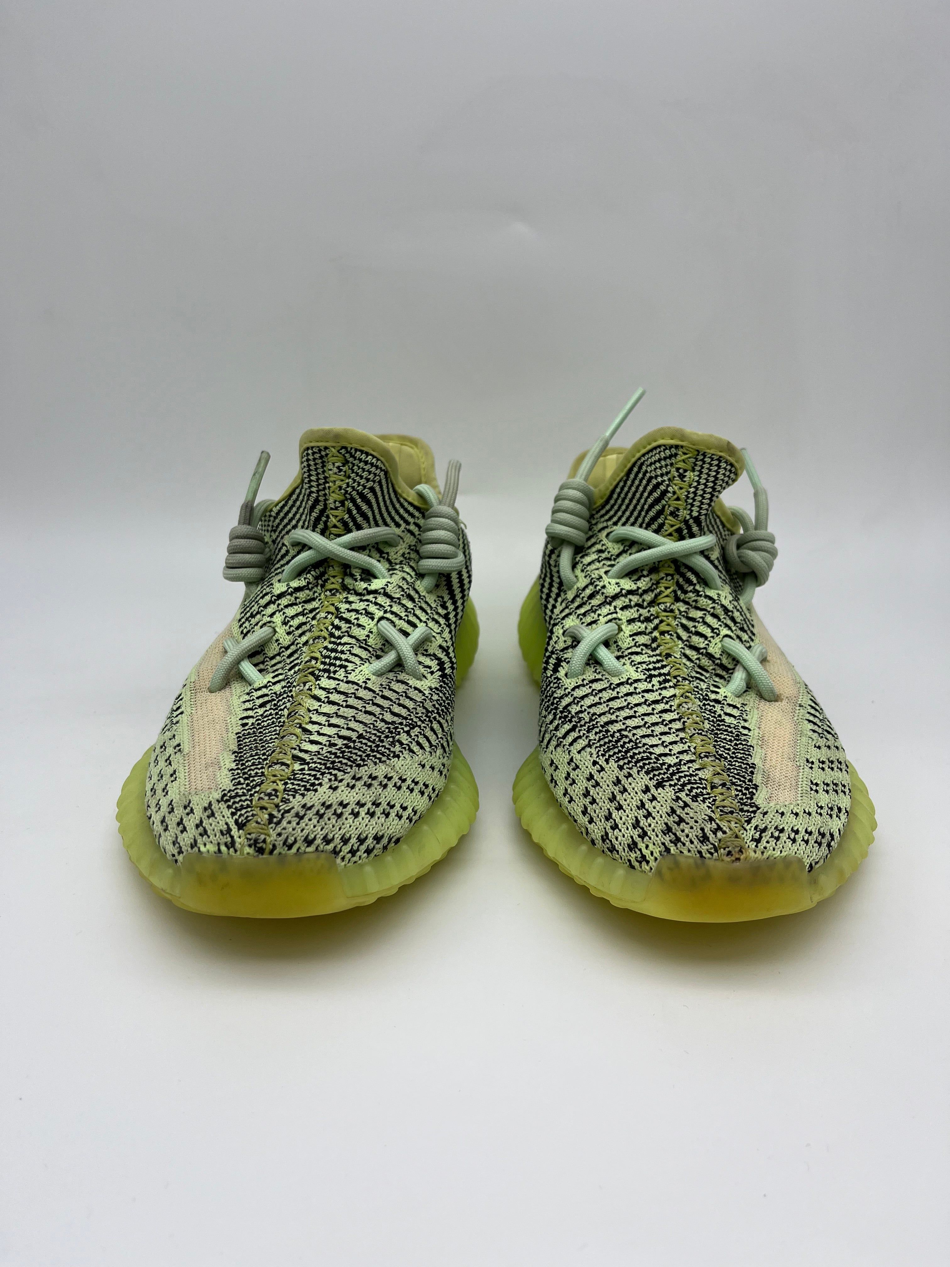 Használt - Yeezy 350 V2 Yeezreel (38)
