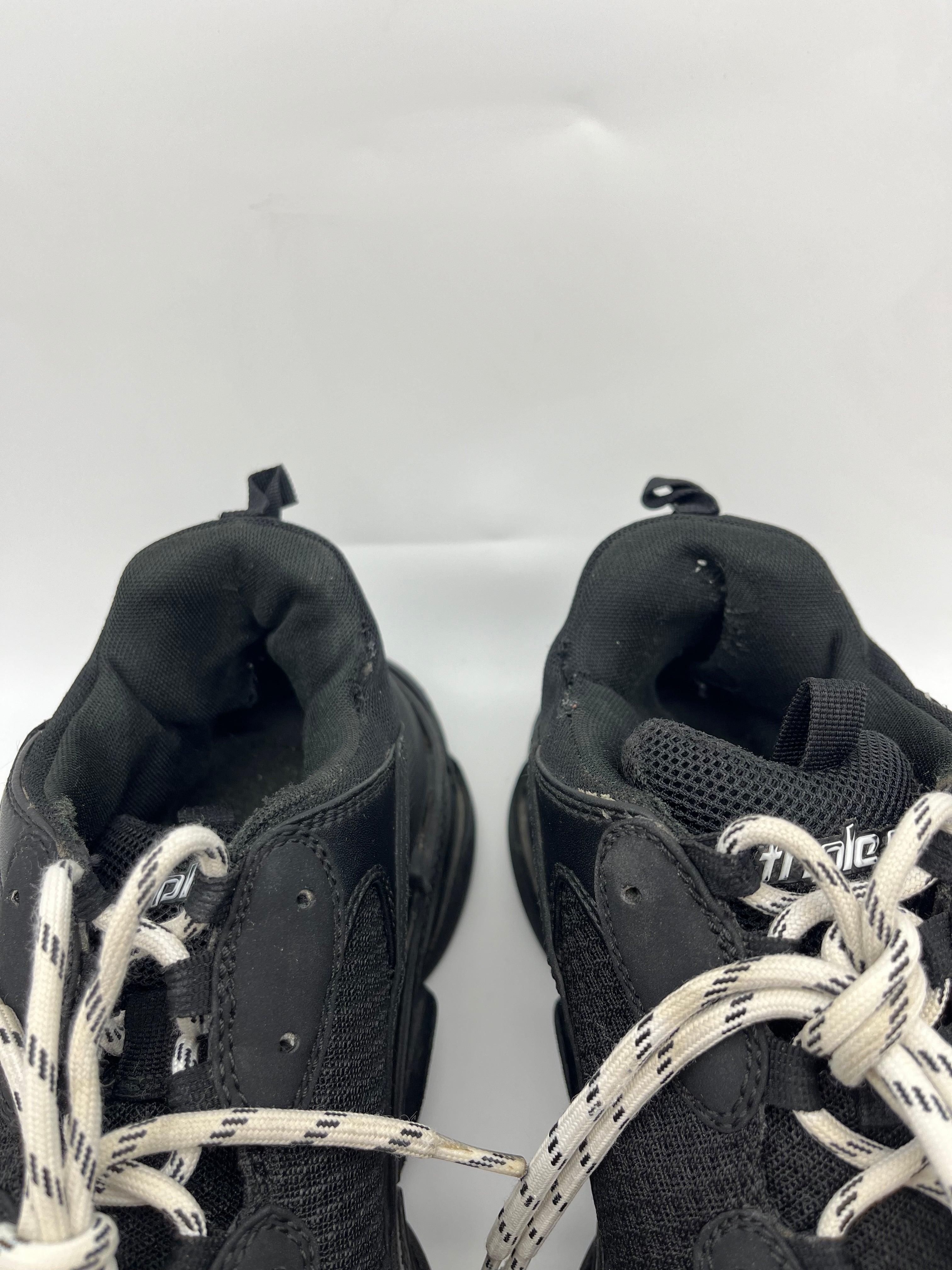 Használt - Balenciaga Triple S Black (43)
