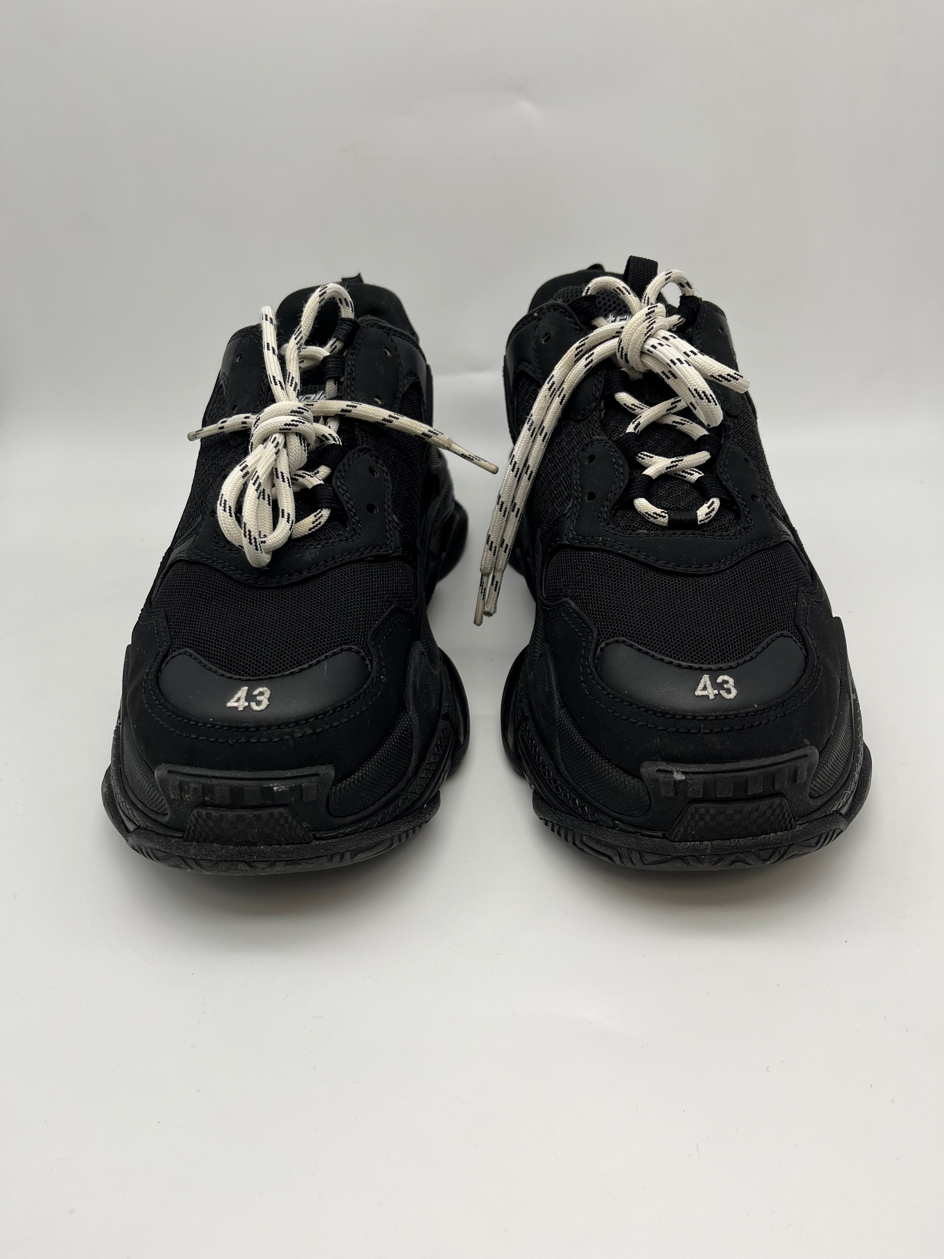Használt - Balenciaga Triple S Black (43)