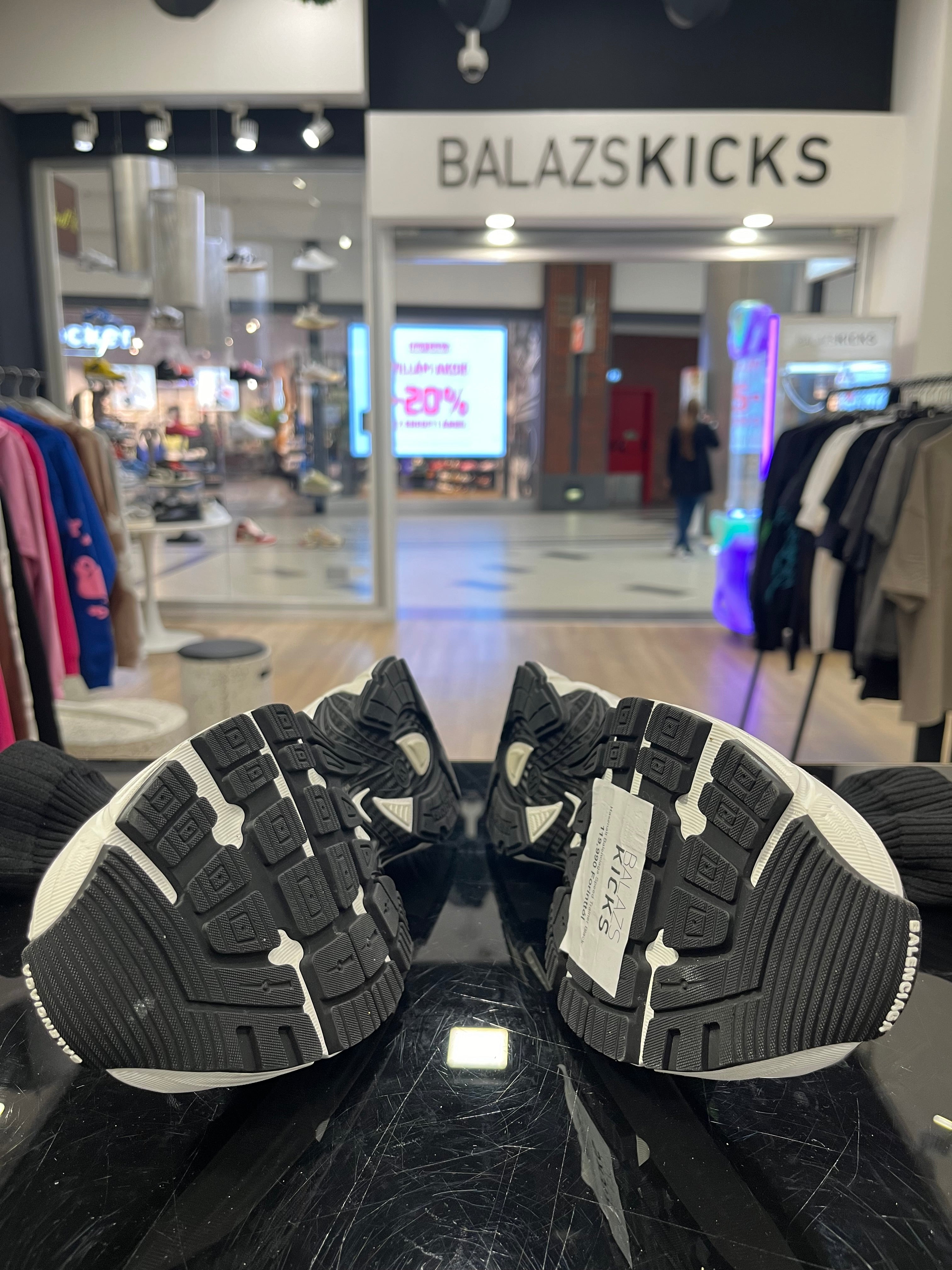 HASZNÁLT - Balenciaga Speed Trainer Black (41)