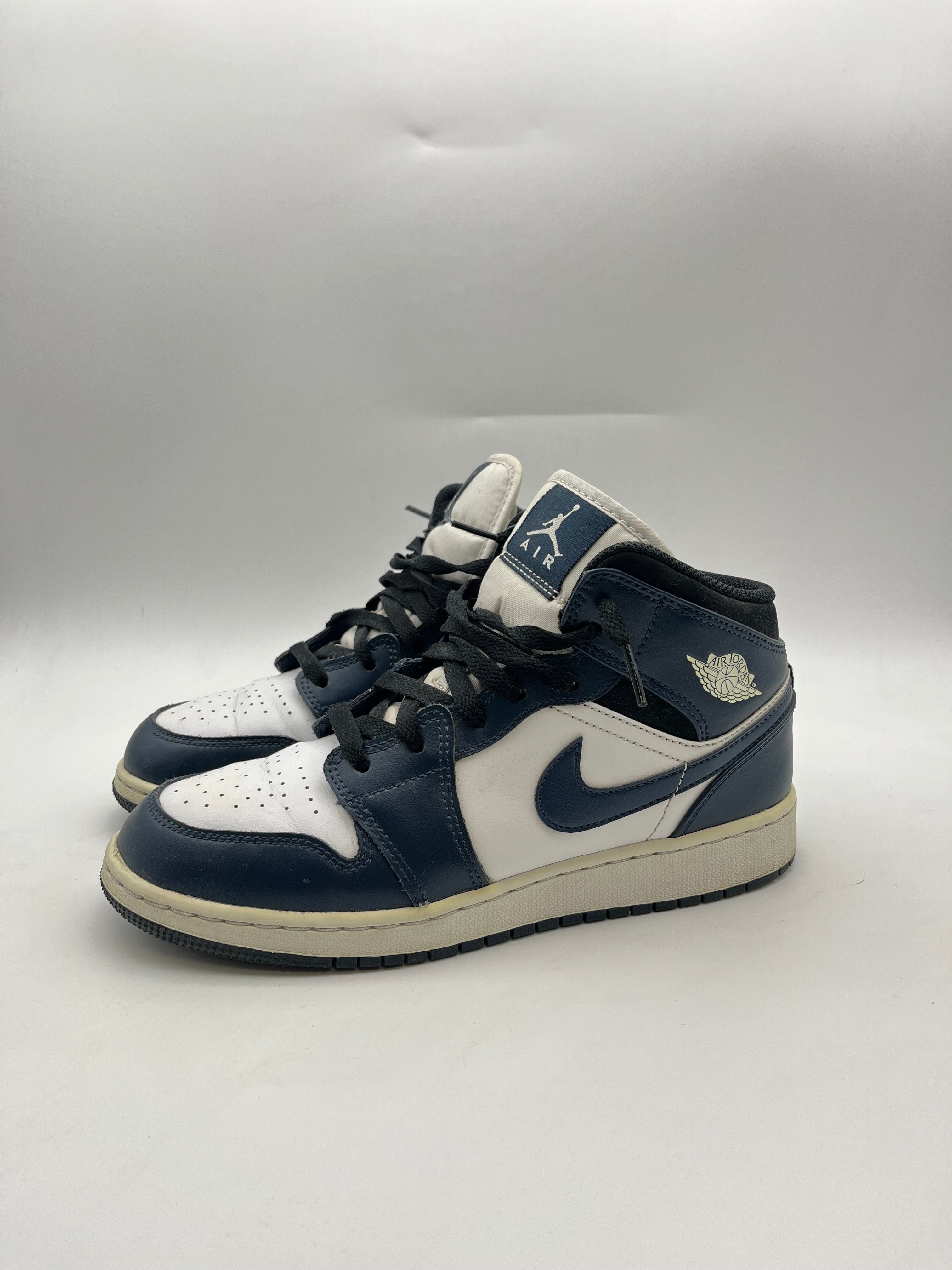 Használt - Jordan 1 Mid Armory Navy (39)