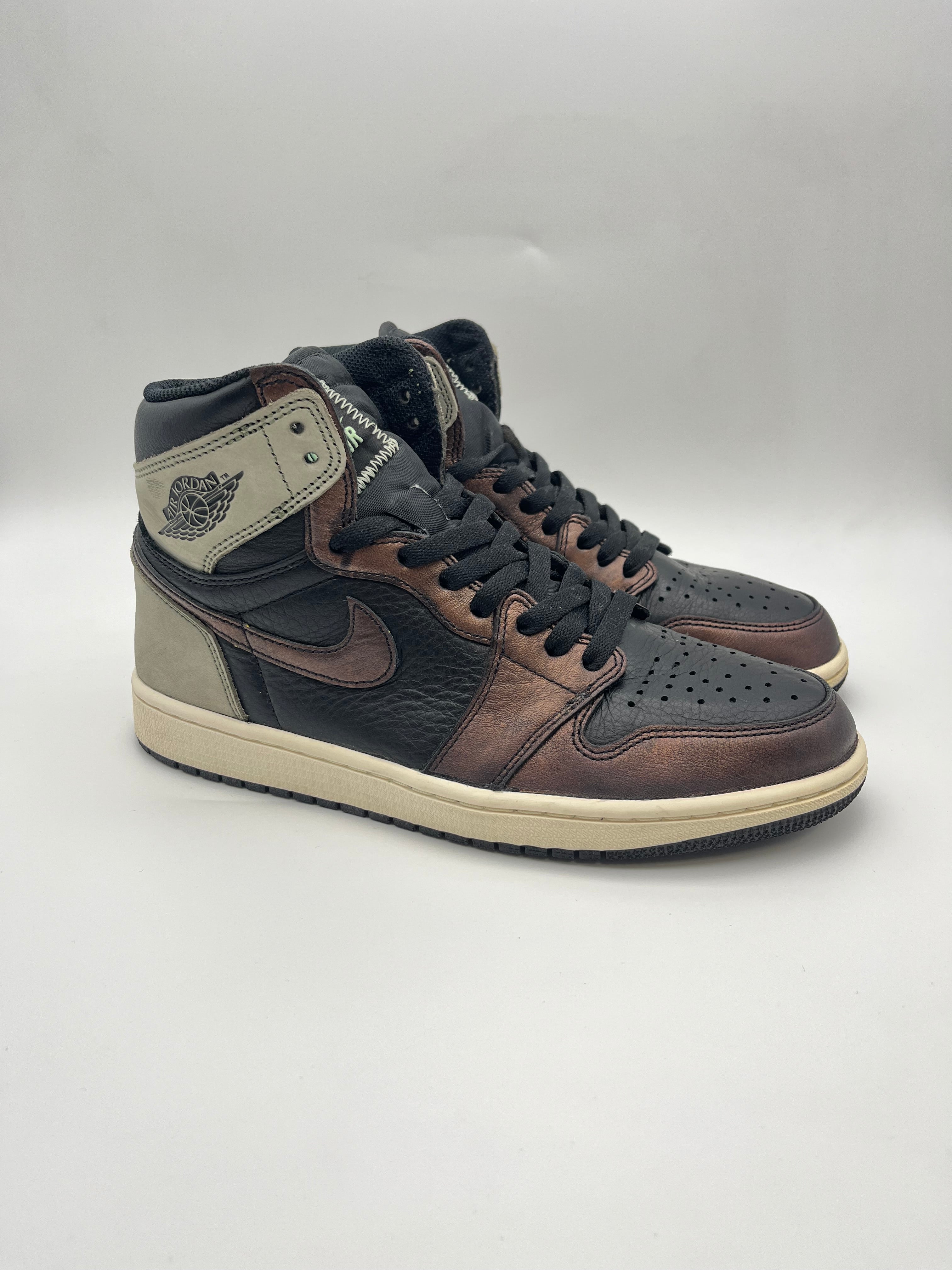 Használt - Jordan 1 High Patina (42)