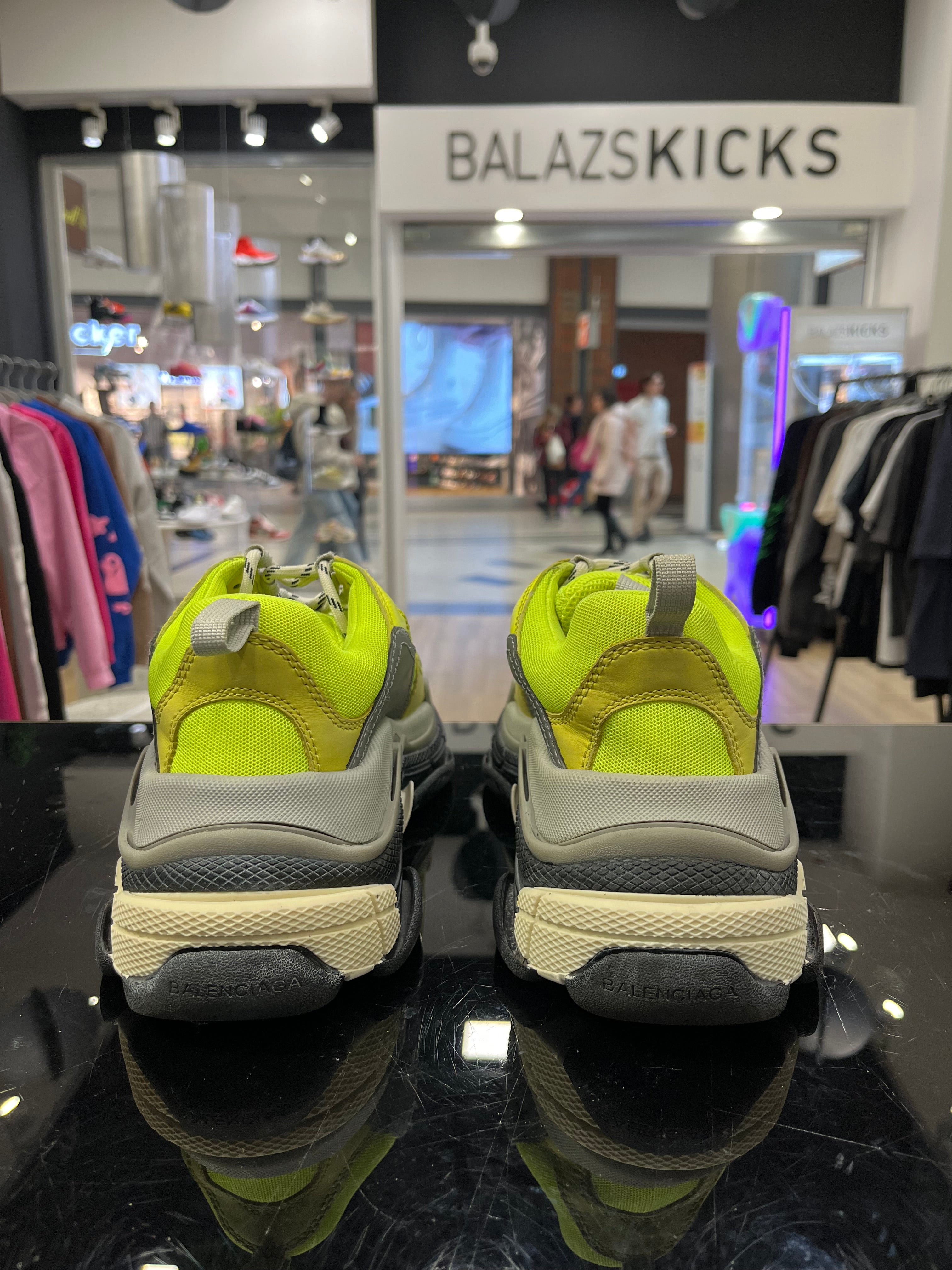 HASZNÁLT - Balenciaga Triple S Neon Yellow (39)