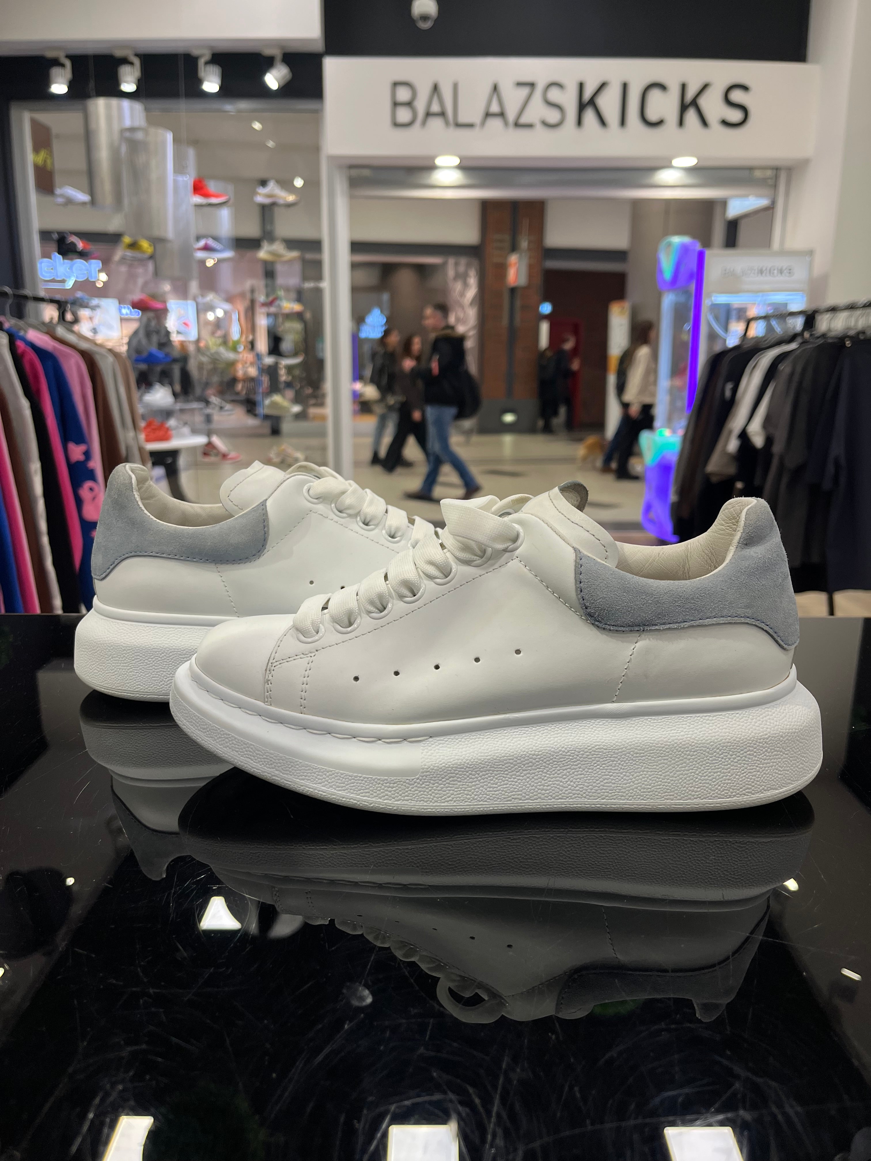 HASZNÁLT - Alexander McQueen White Light Blue Heel (37 1/2)