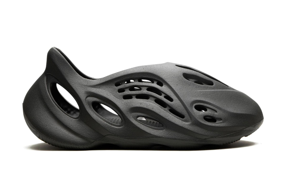 Yeezy Foam RNNR Carbon