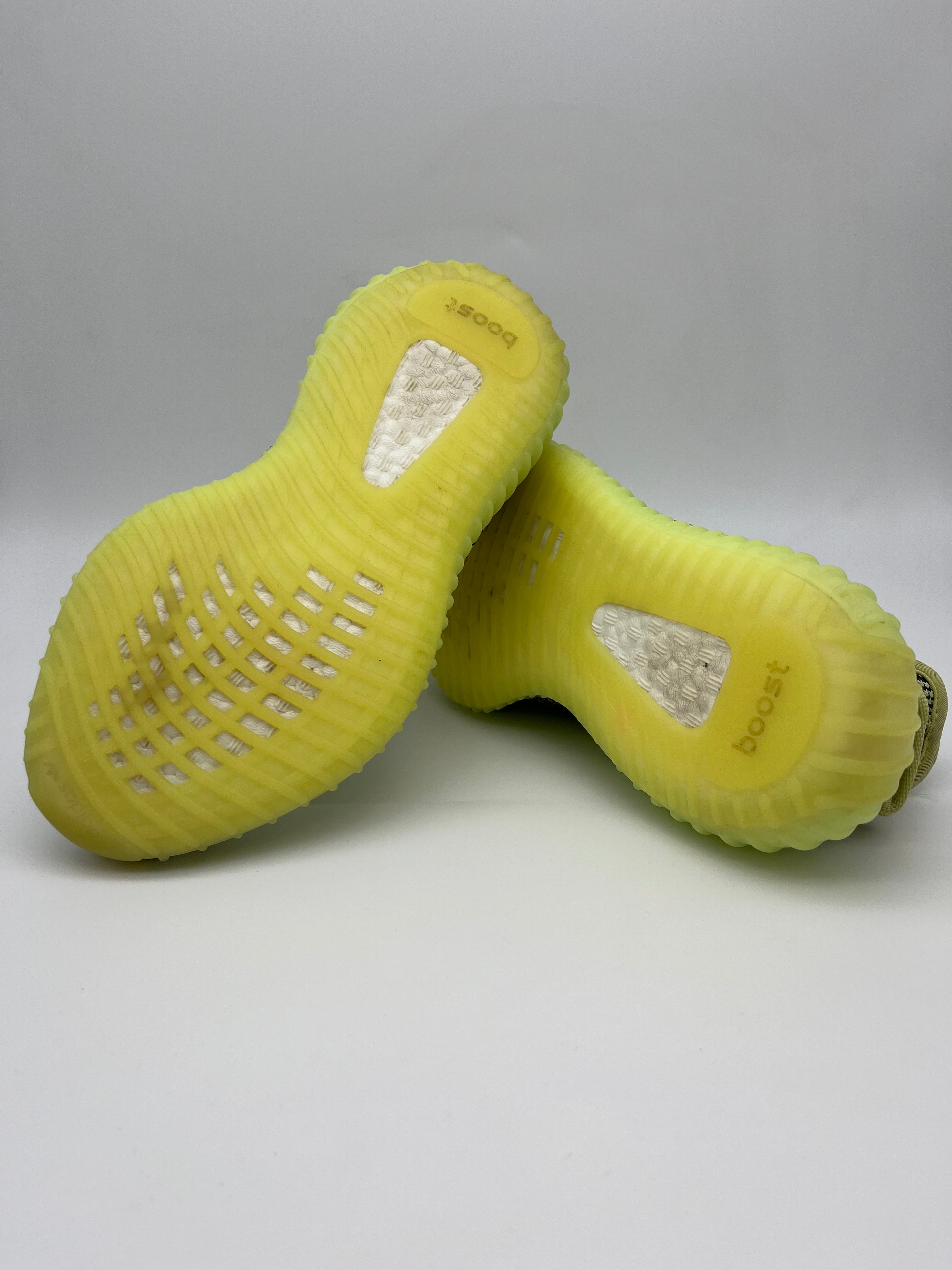 Használt - Yeezy 350 V2 Yeezreel (38)