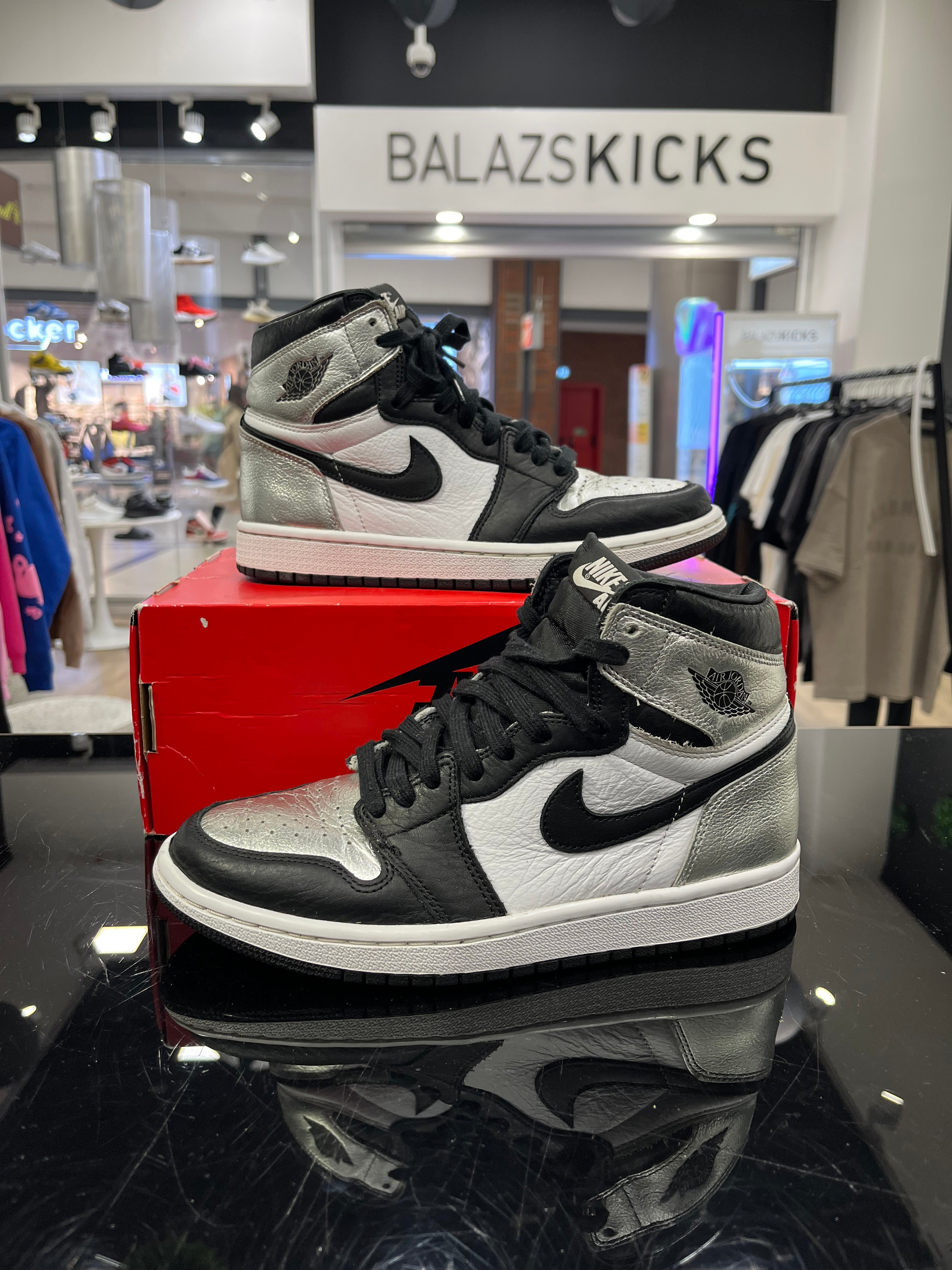 HASZNÁLT - Jordan 1 High Silver Toe (37.5)