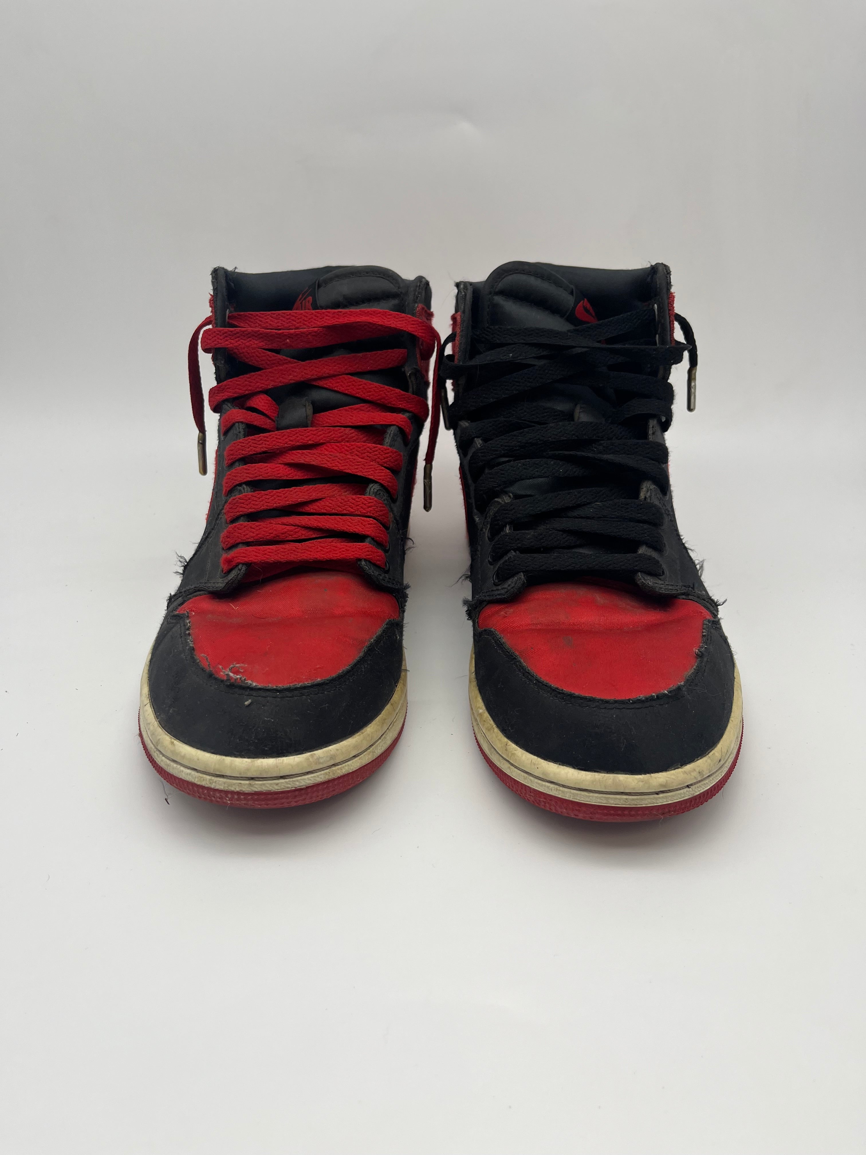 Használt - Jordan 1 High Satin Bred (42)