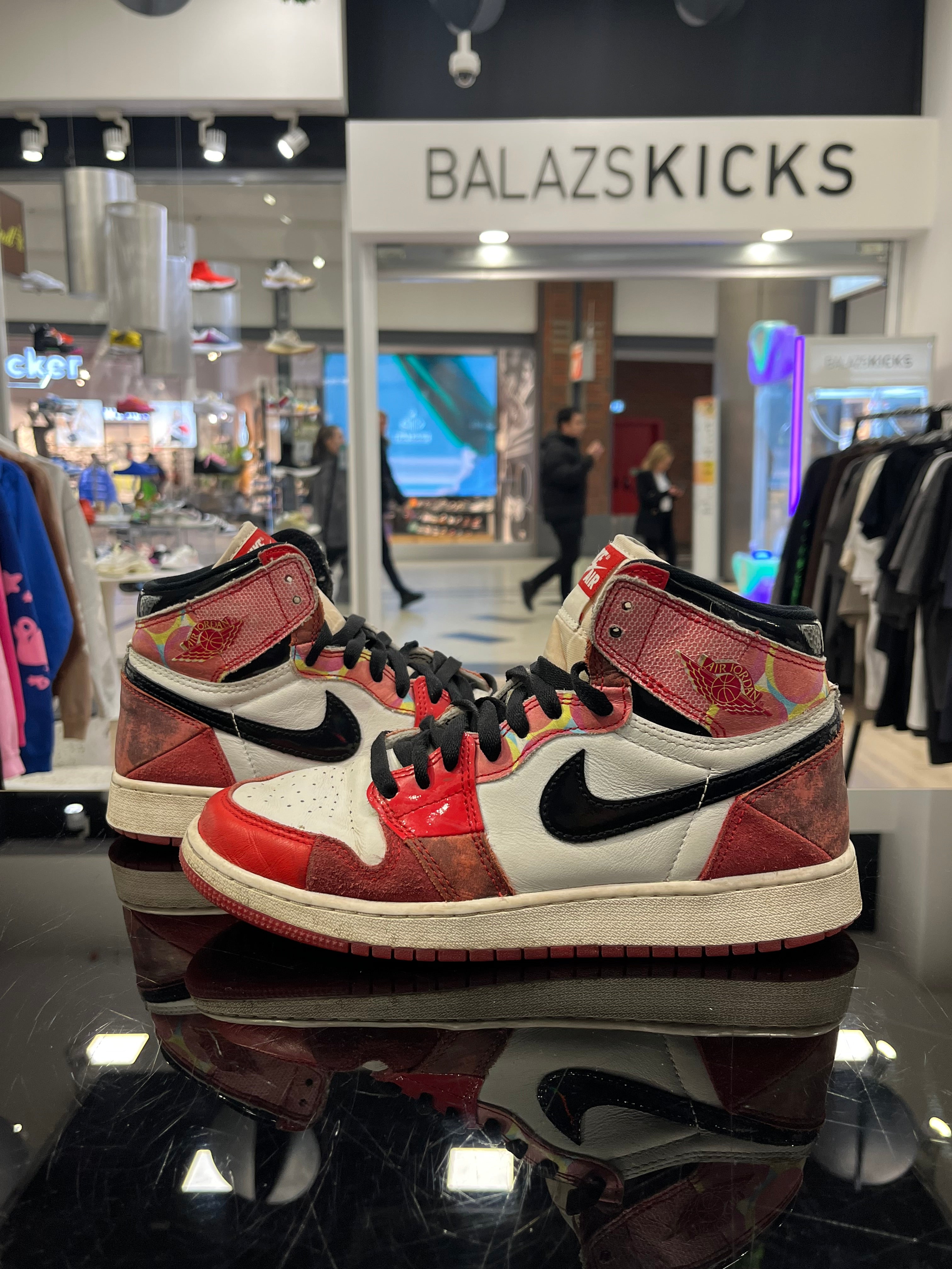 USED - Jordan 1 High Spider-Man Across The Spider-Verse (39)