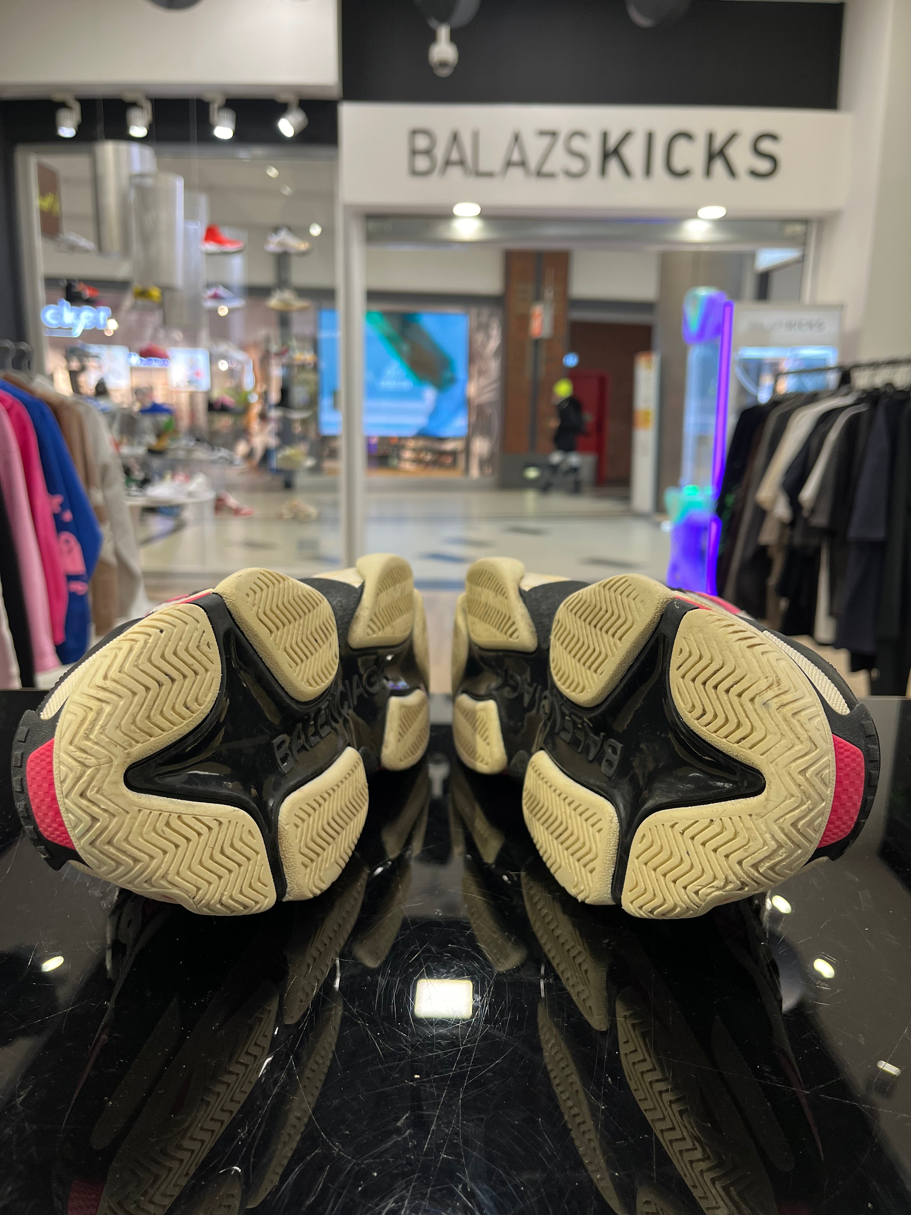HASZNÁLT - Balenciaga Triple S Pink Black White (39)