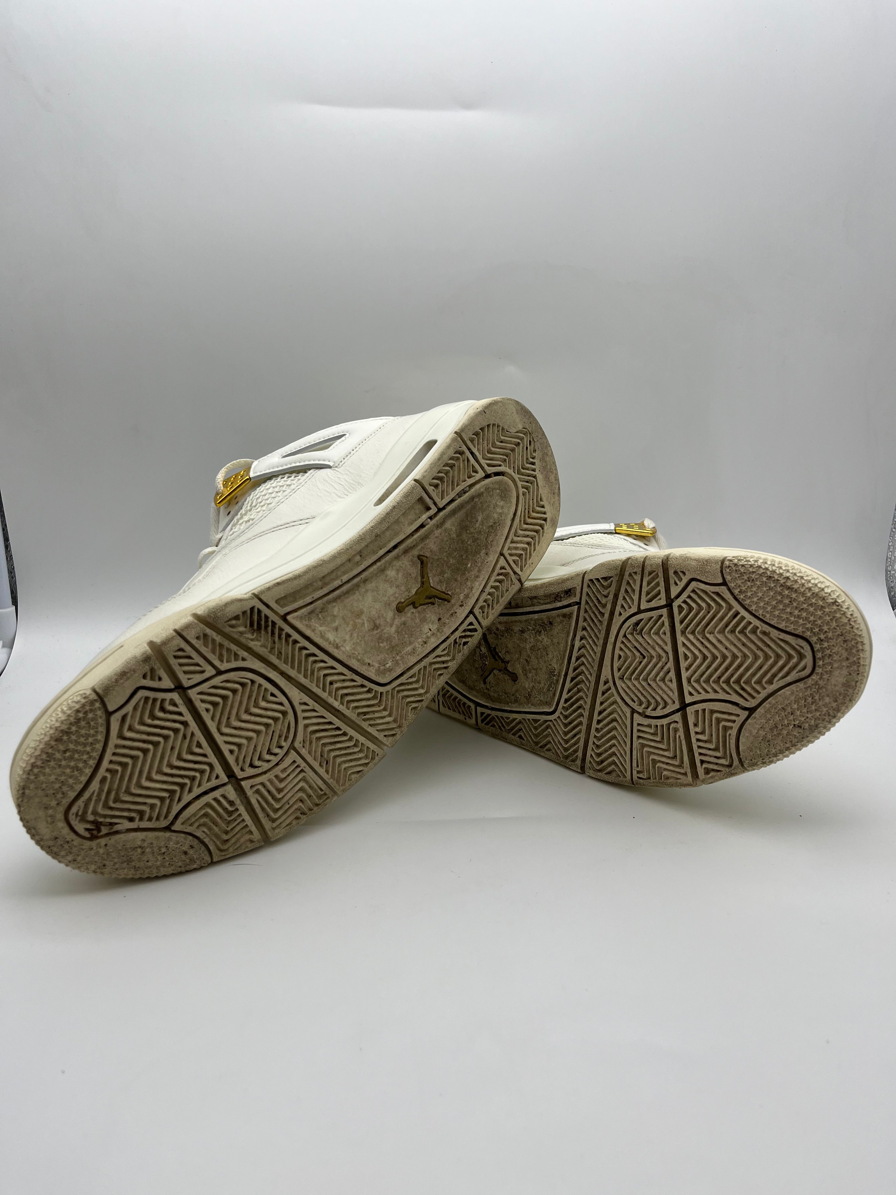 Használt - Jordan 4 Metallic Gold (43)