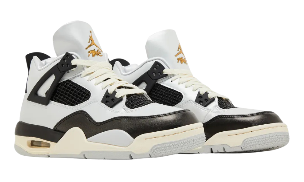 Jordan 4 Retro Platinum Gold GS cipő tiszta platina, arany és fekete színben.