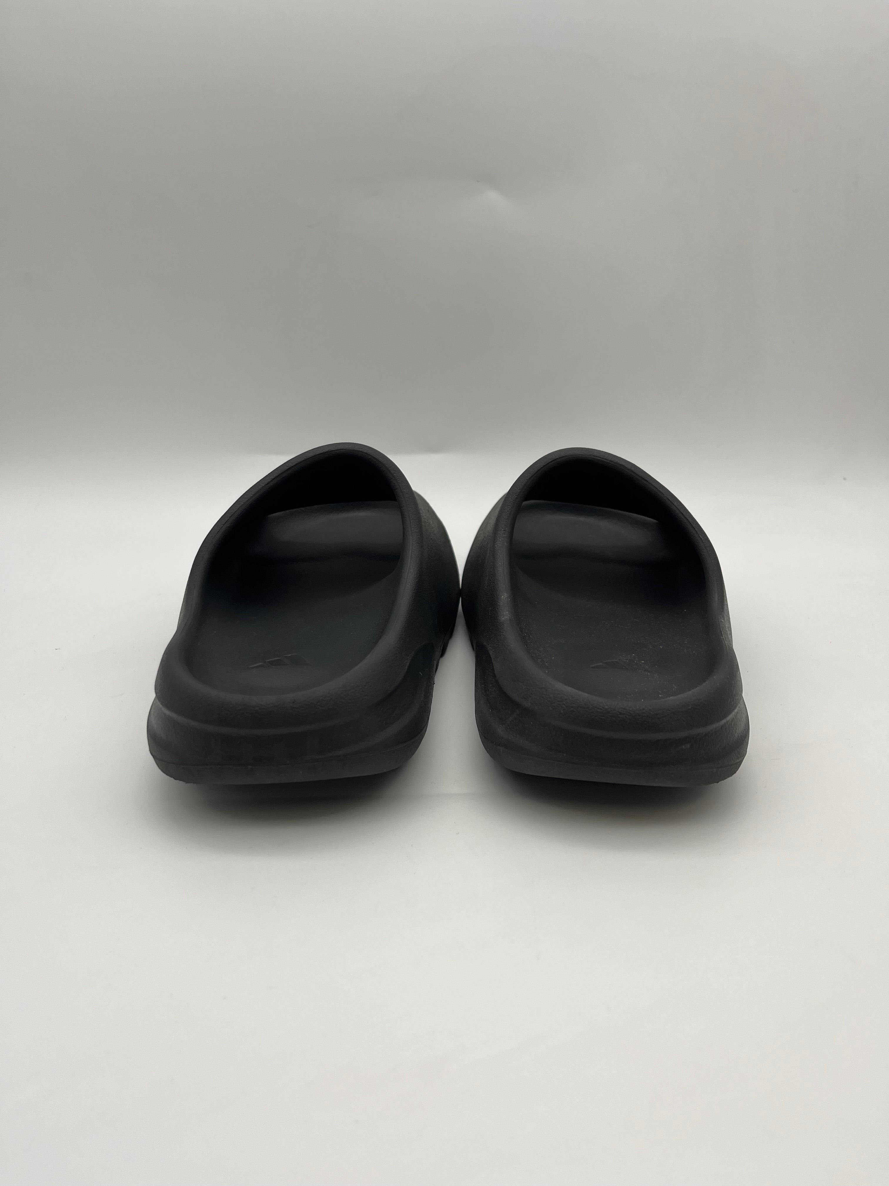 Használt - Yeezy Slide Onyx (37)