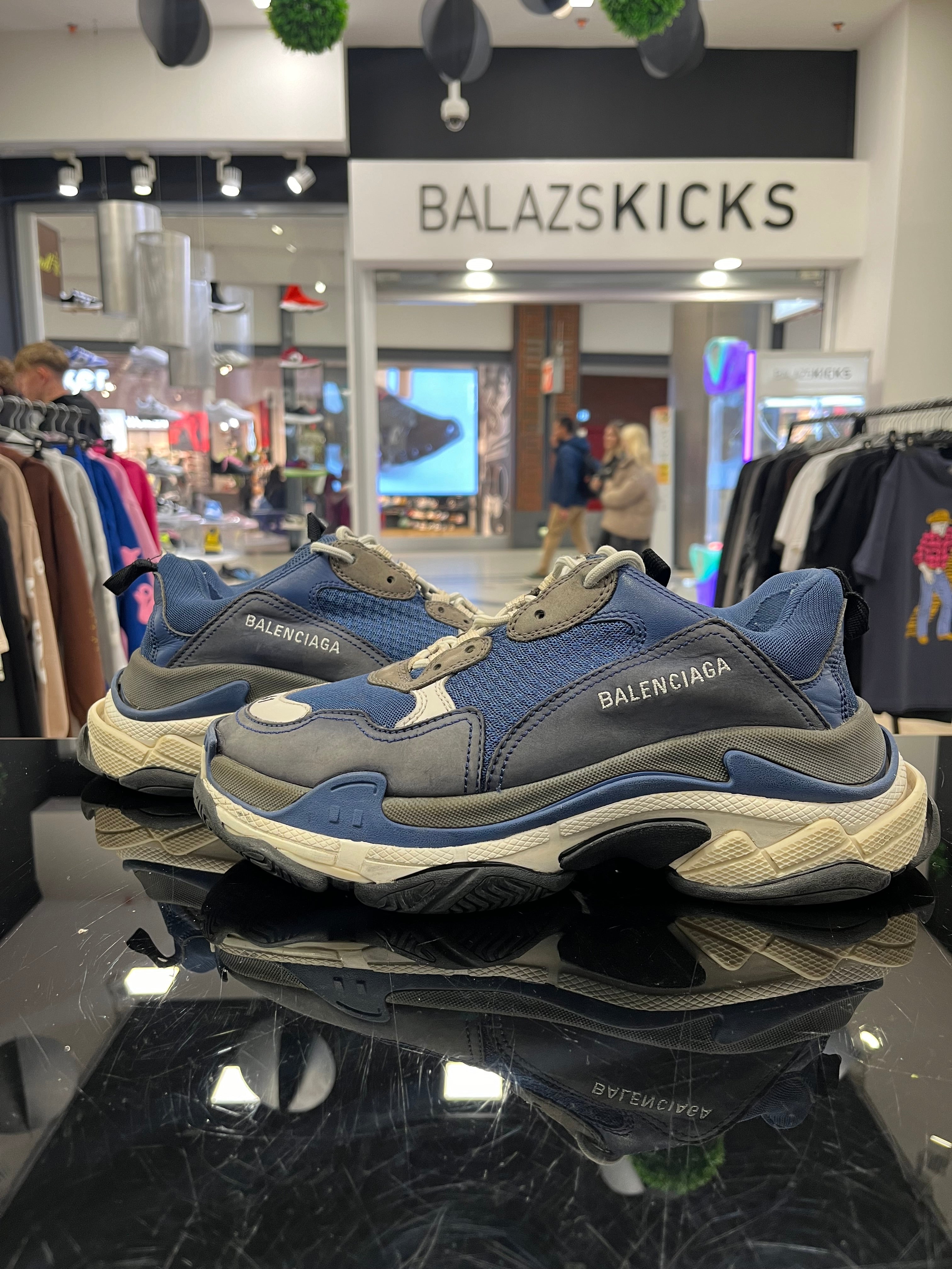 HASZNÁLT - Balenciaga Triple S Navy Blue (41)