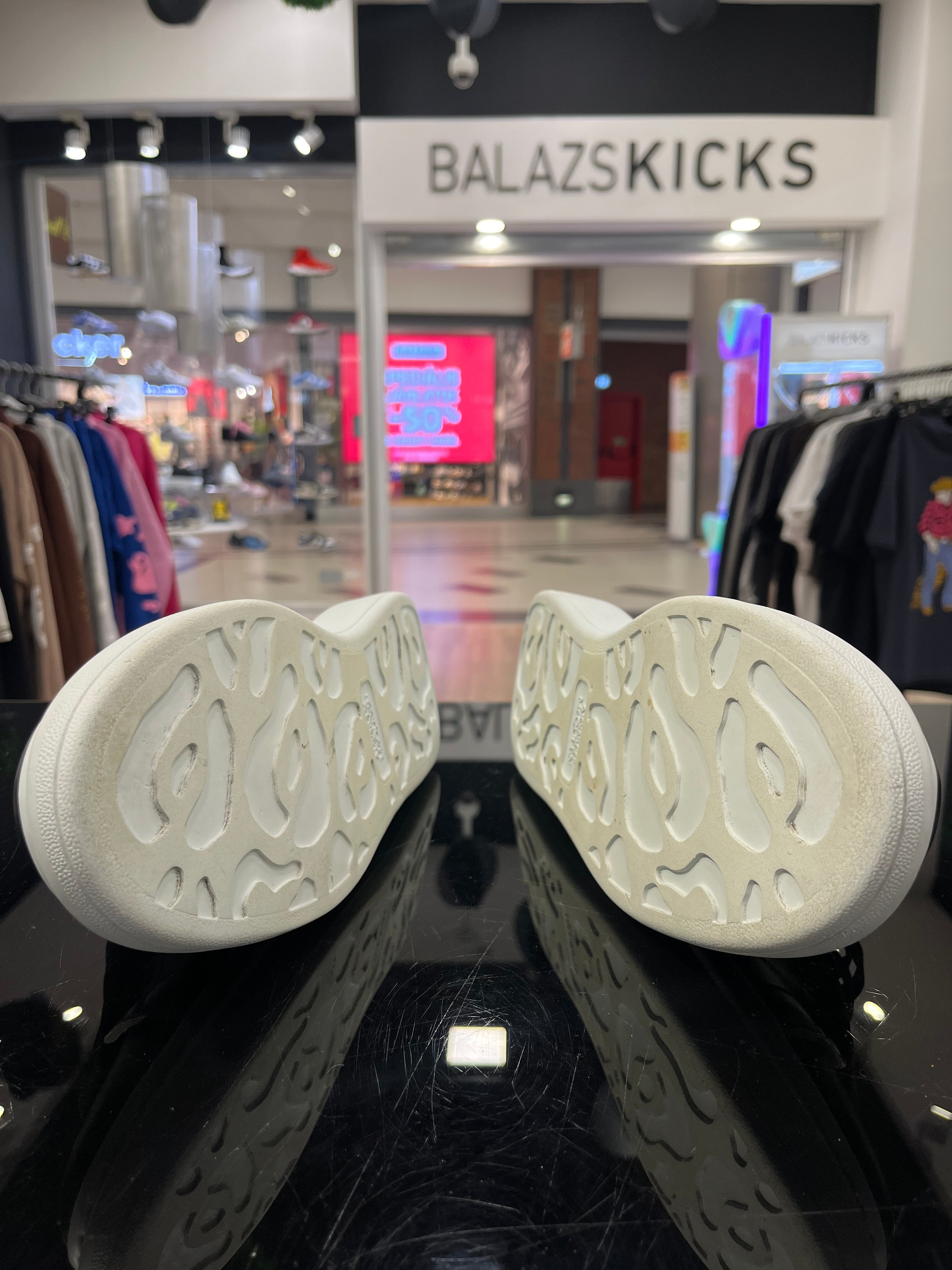 HASZNÁLT - Alexander McQueen Black Reflective (40)