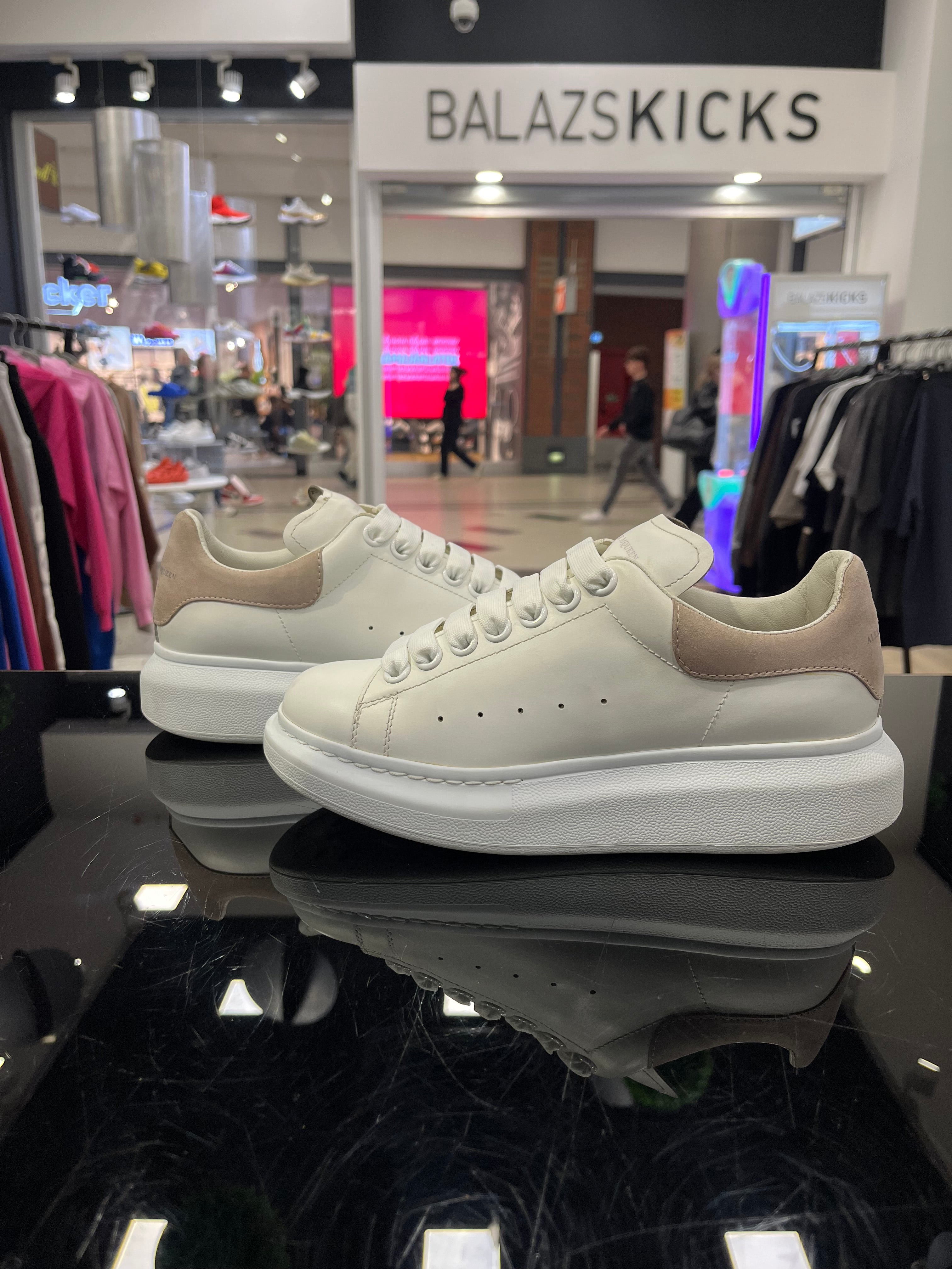 HASZNÁLT - Alexander McQueen White Nude Pink Heel (36 1/2)