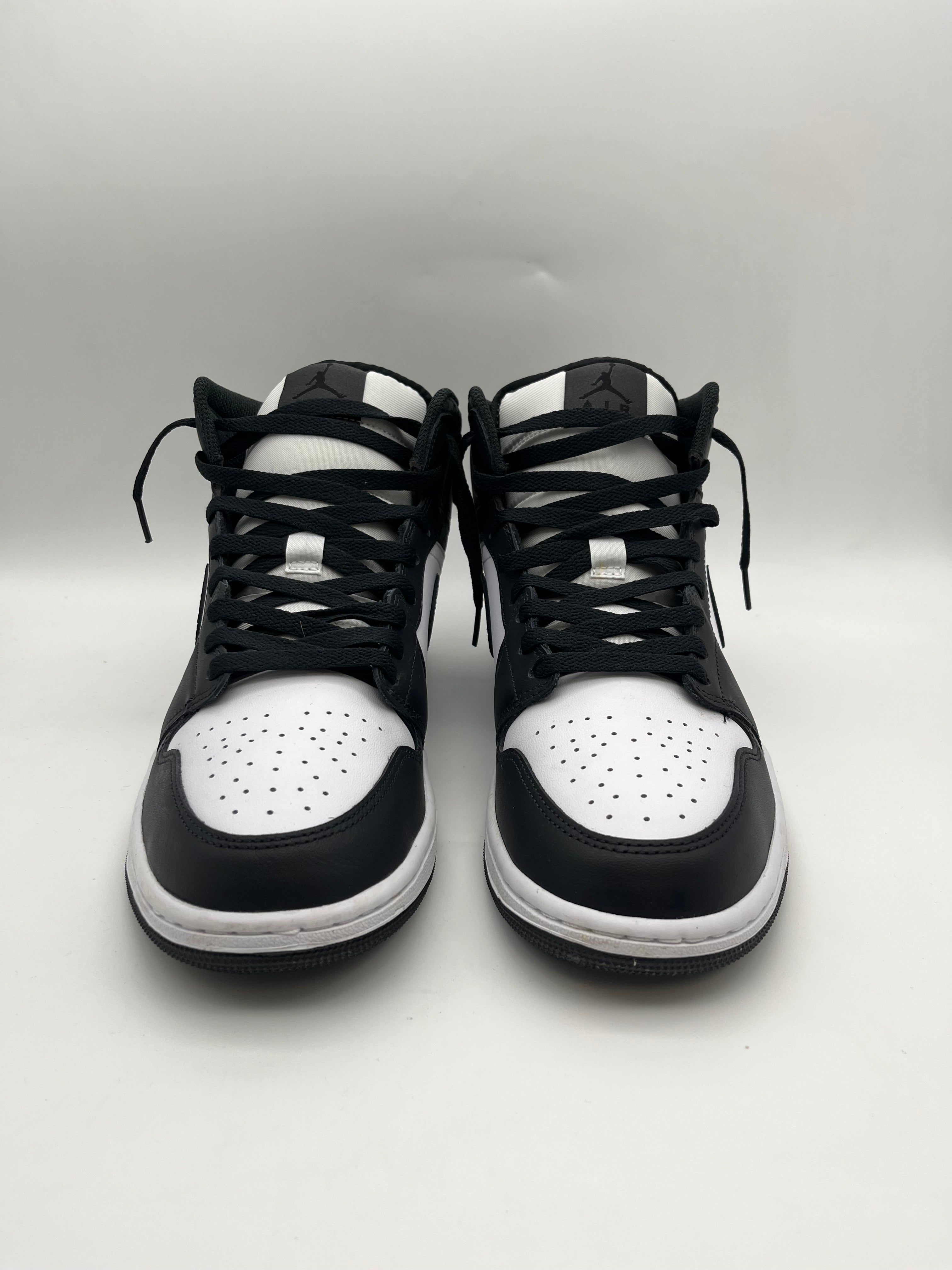 Használt - Jordan 1 Mid Panda Elephant (44.5)