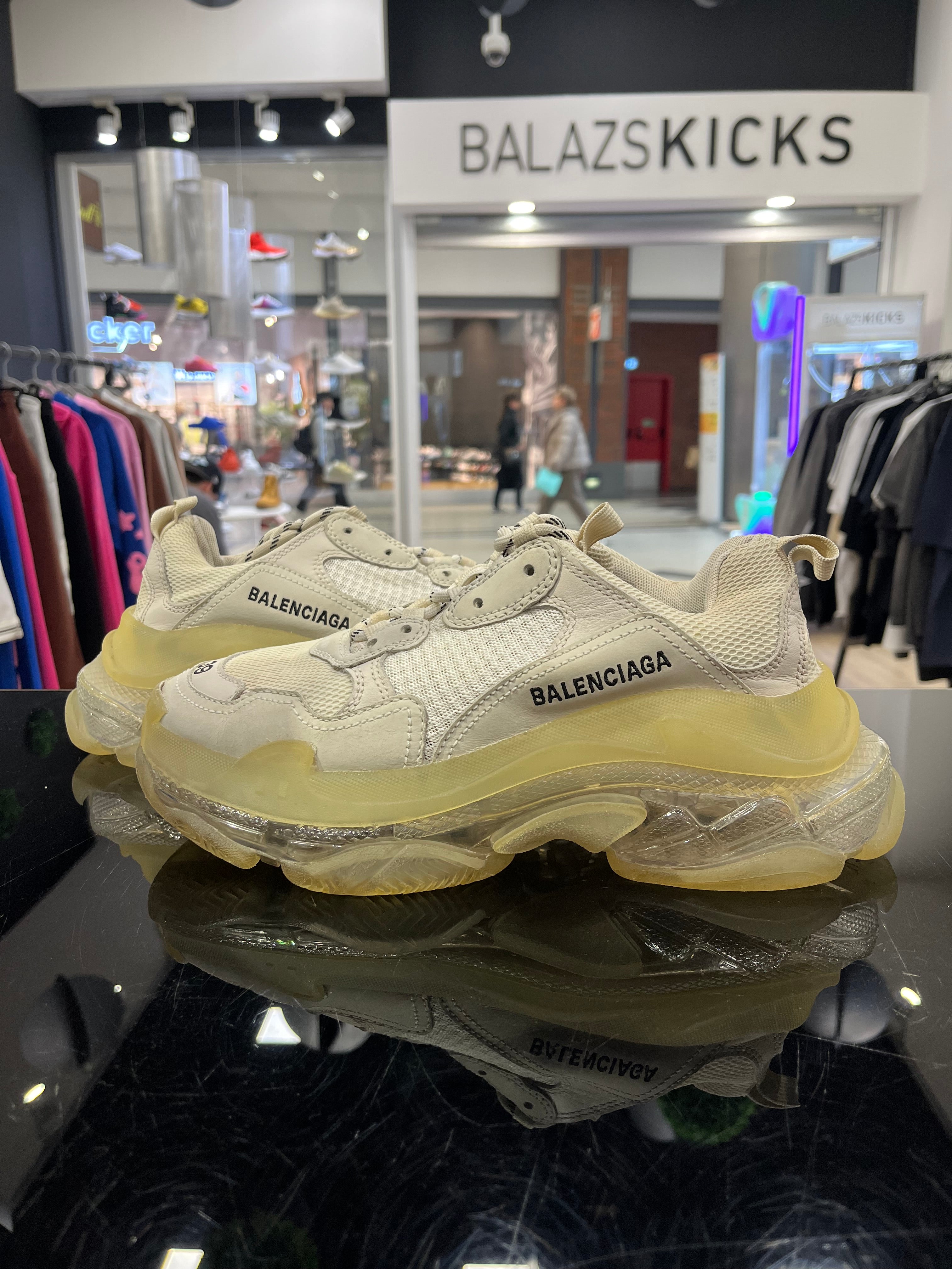HASZNÁLT - Balenciaga Triple S Clear Sole White (39)