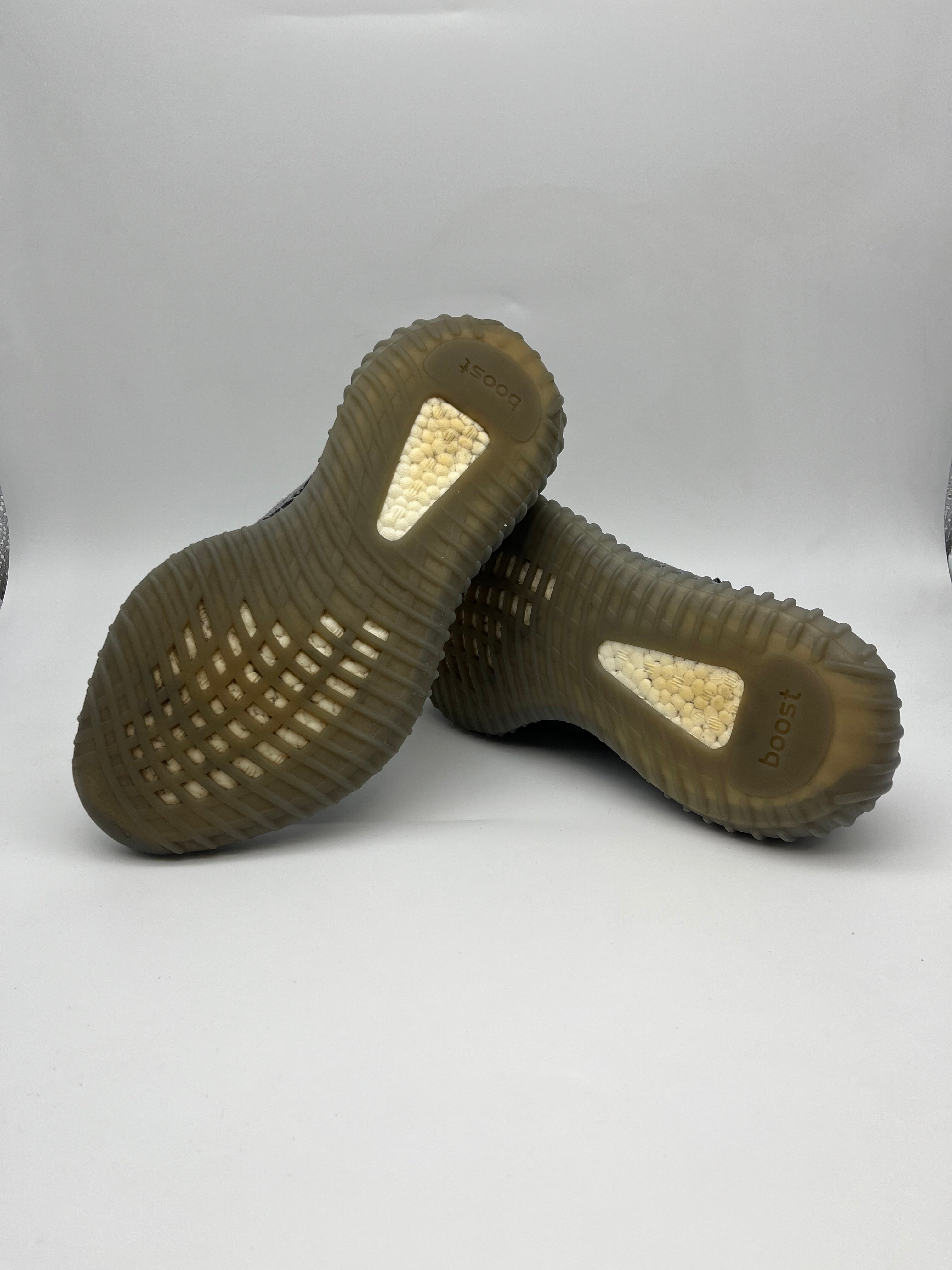 Használt - Yeezy 350 V2 Beluga 2.0