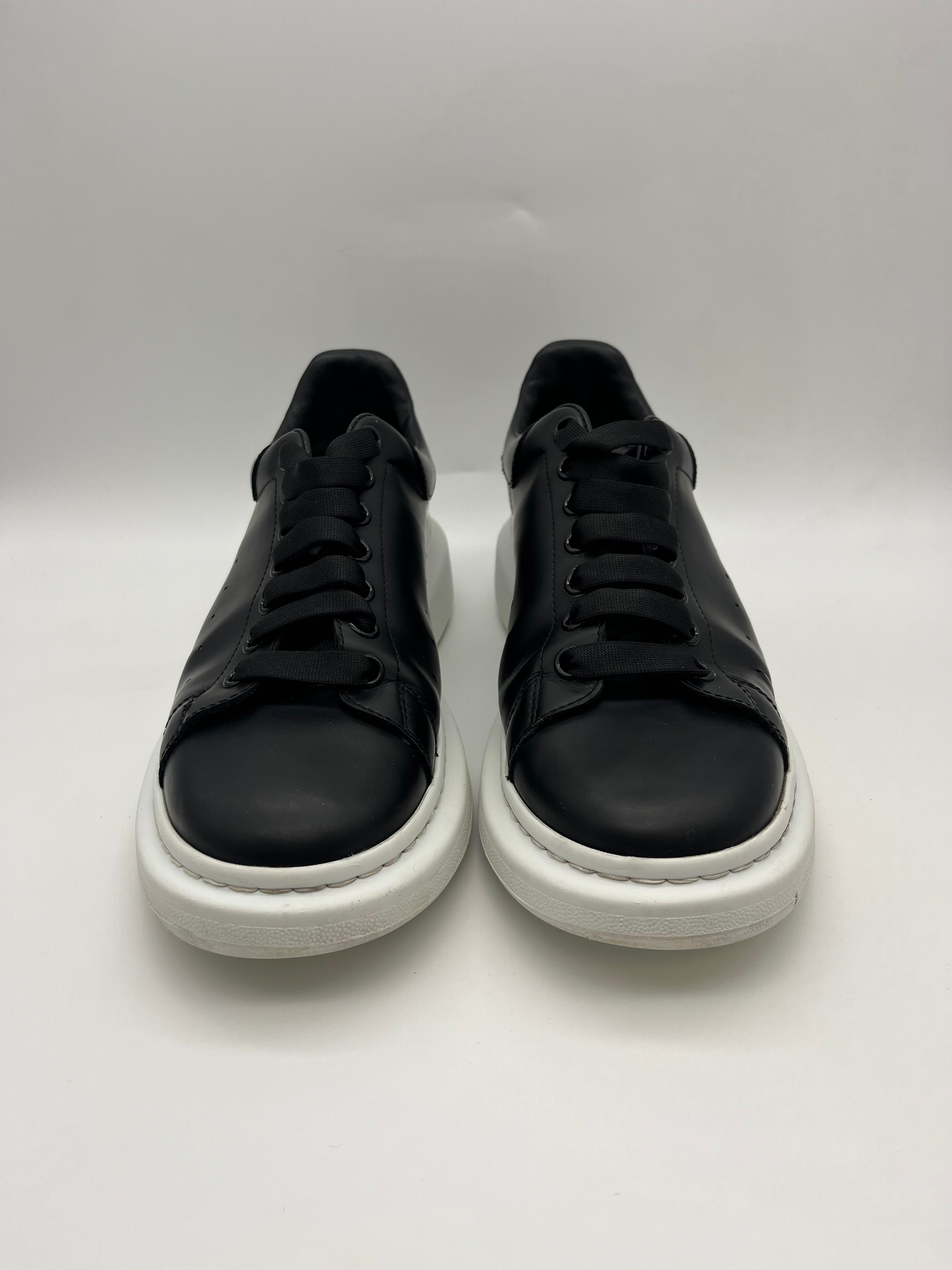 Használt - Alexander McQueen Black White Sole (43)