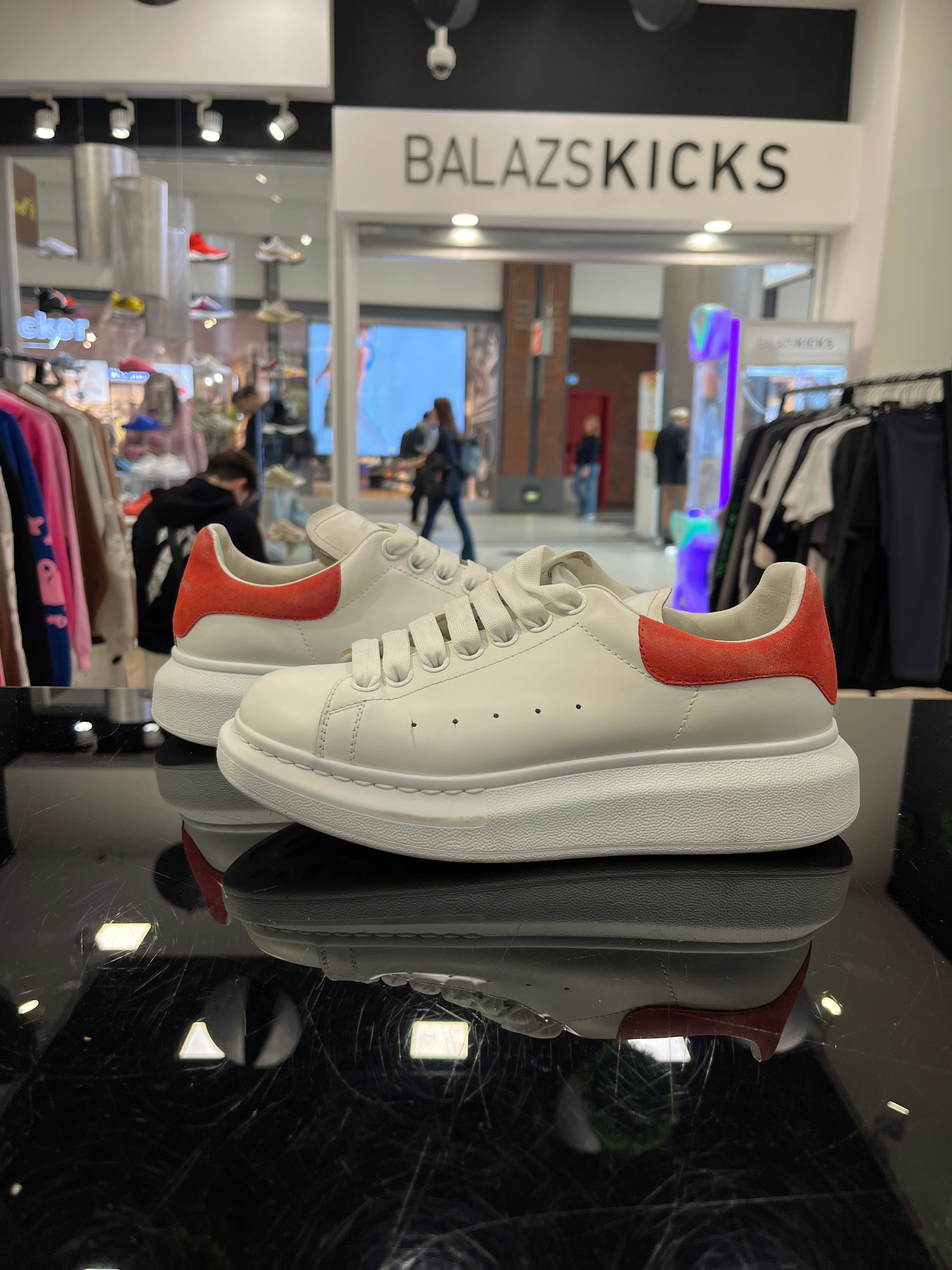 HASZNÁLT - Alexander McQueen White Red Heel (37 1/2)