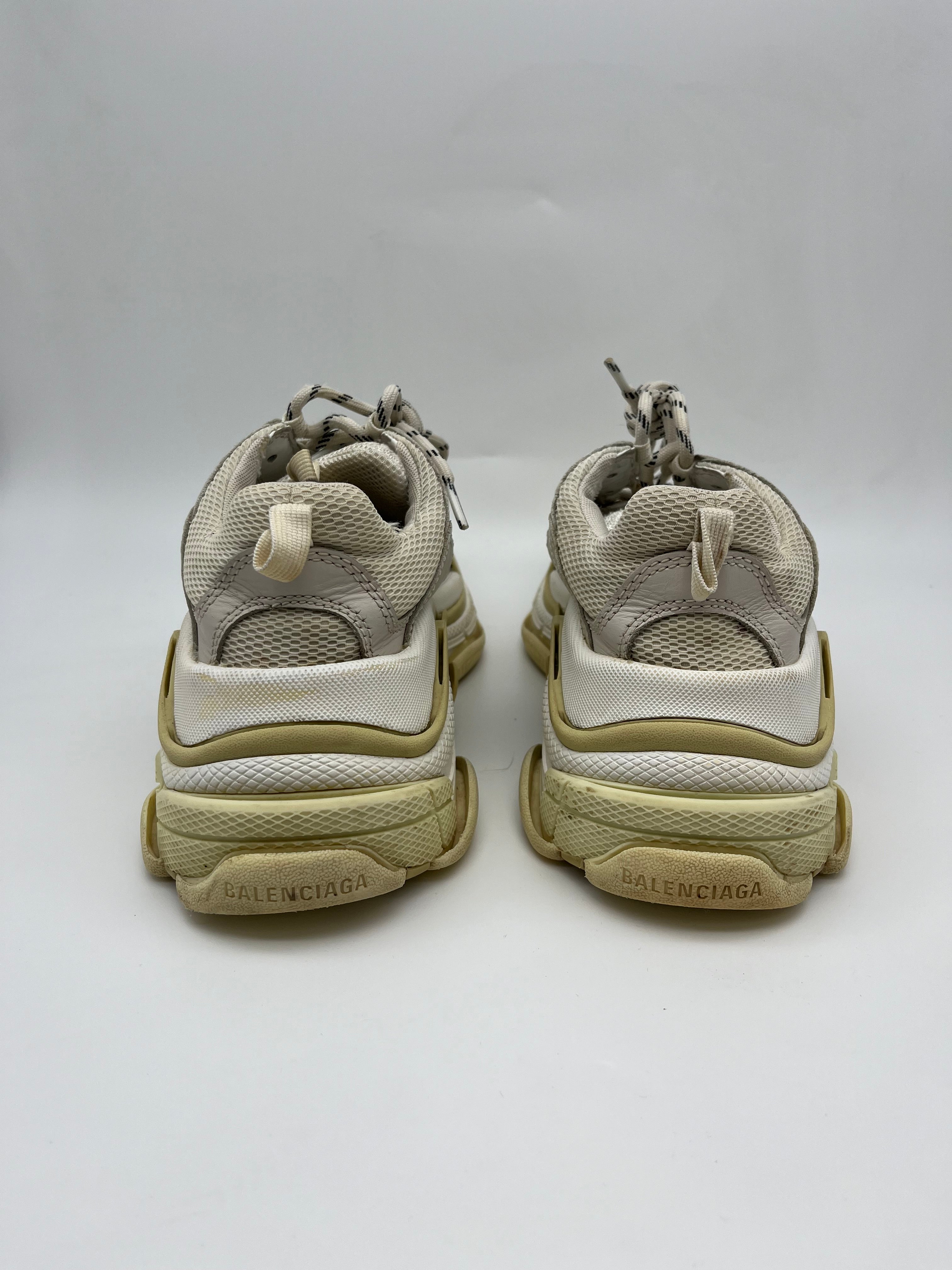 Használt - Balenciaga Triple S White (38)