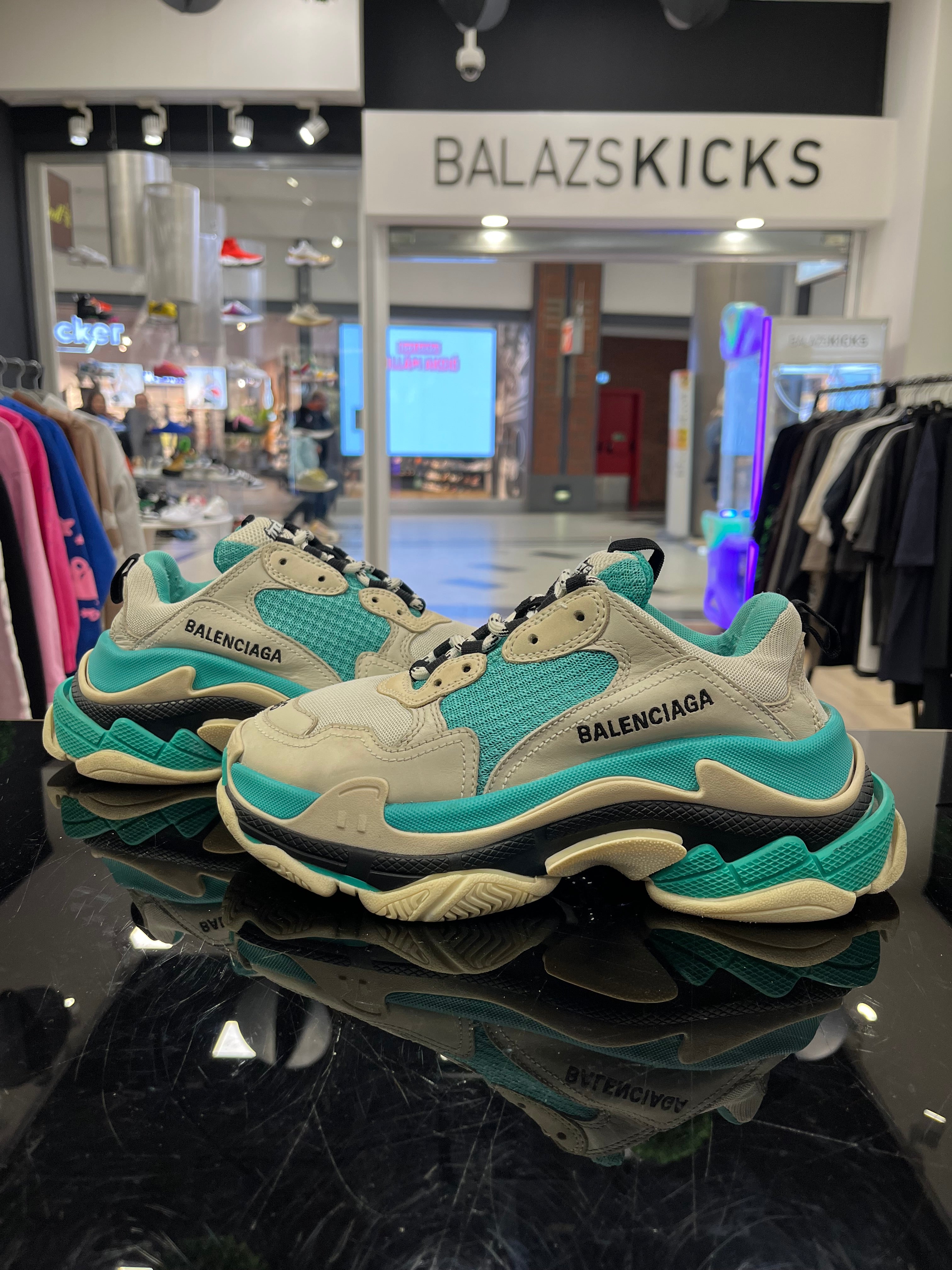 HASZNÁLT - Balenciaga Triple S Türkiz Blue (36)
