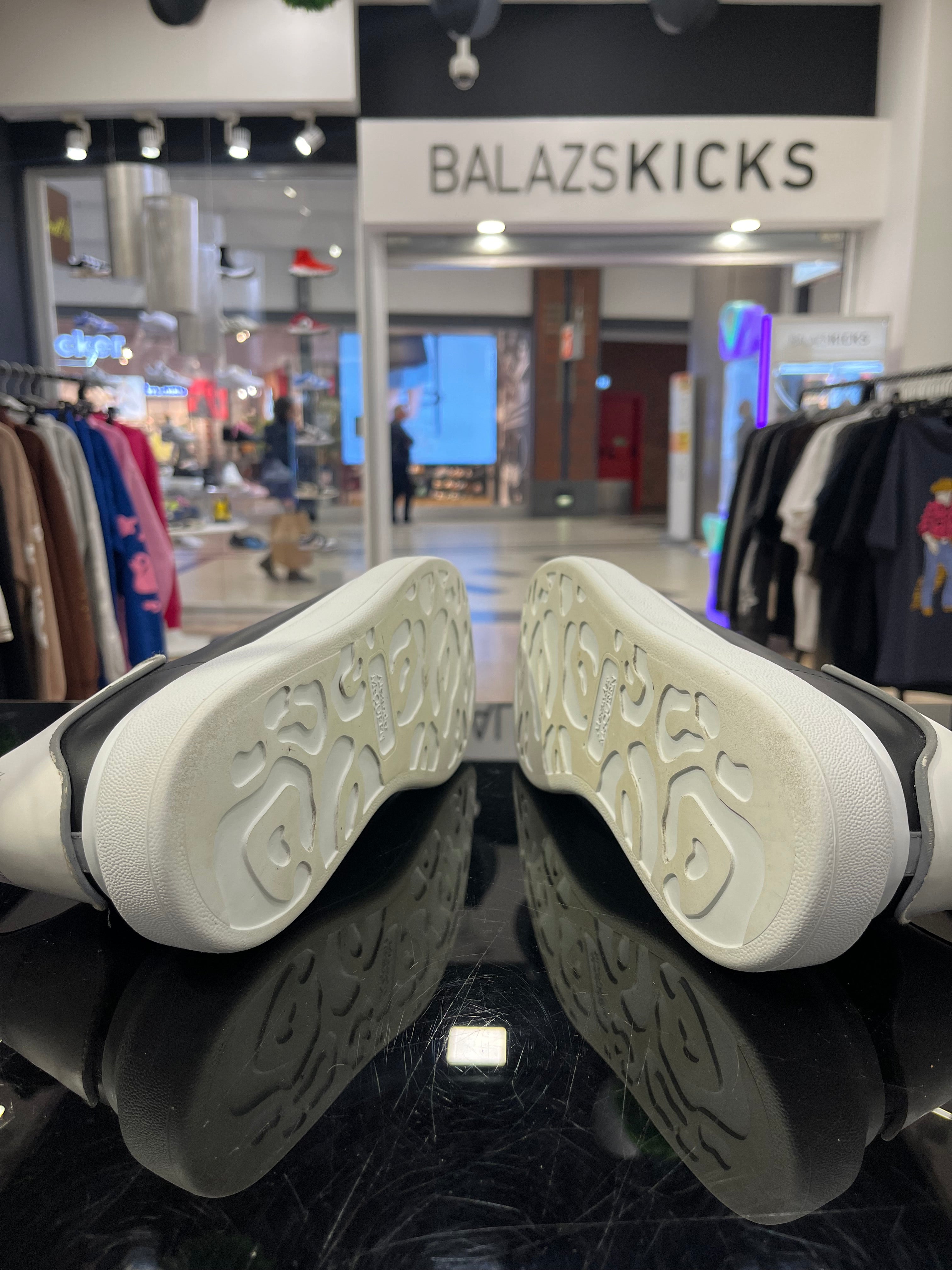 HASZNÁLT - Alexander McQueen Black Reflective (40)
