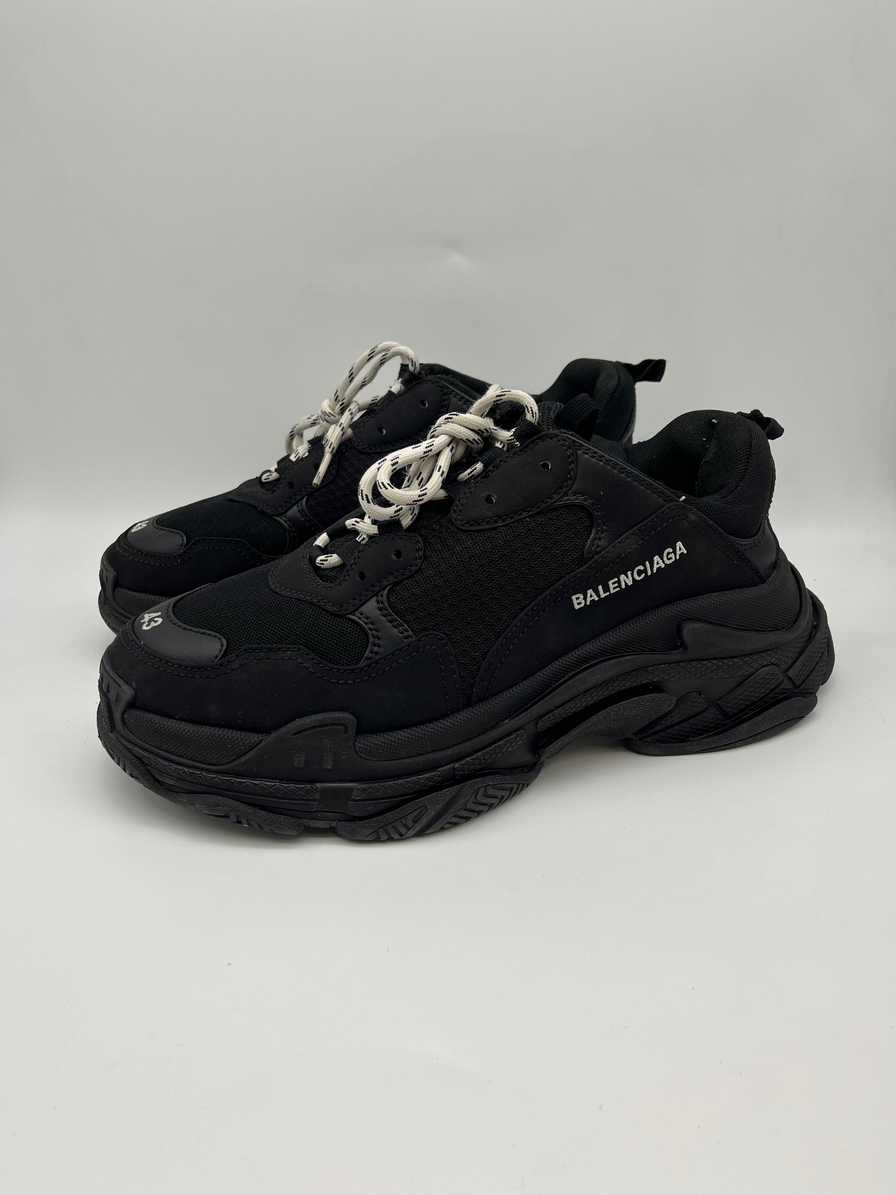 Használt - Balenciaga Triple S Black (43)