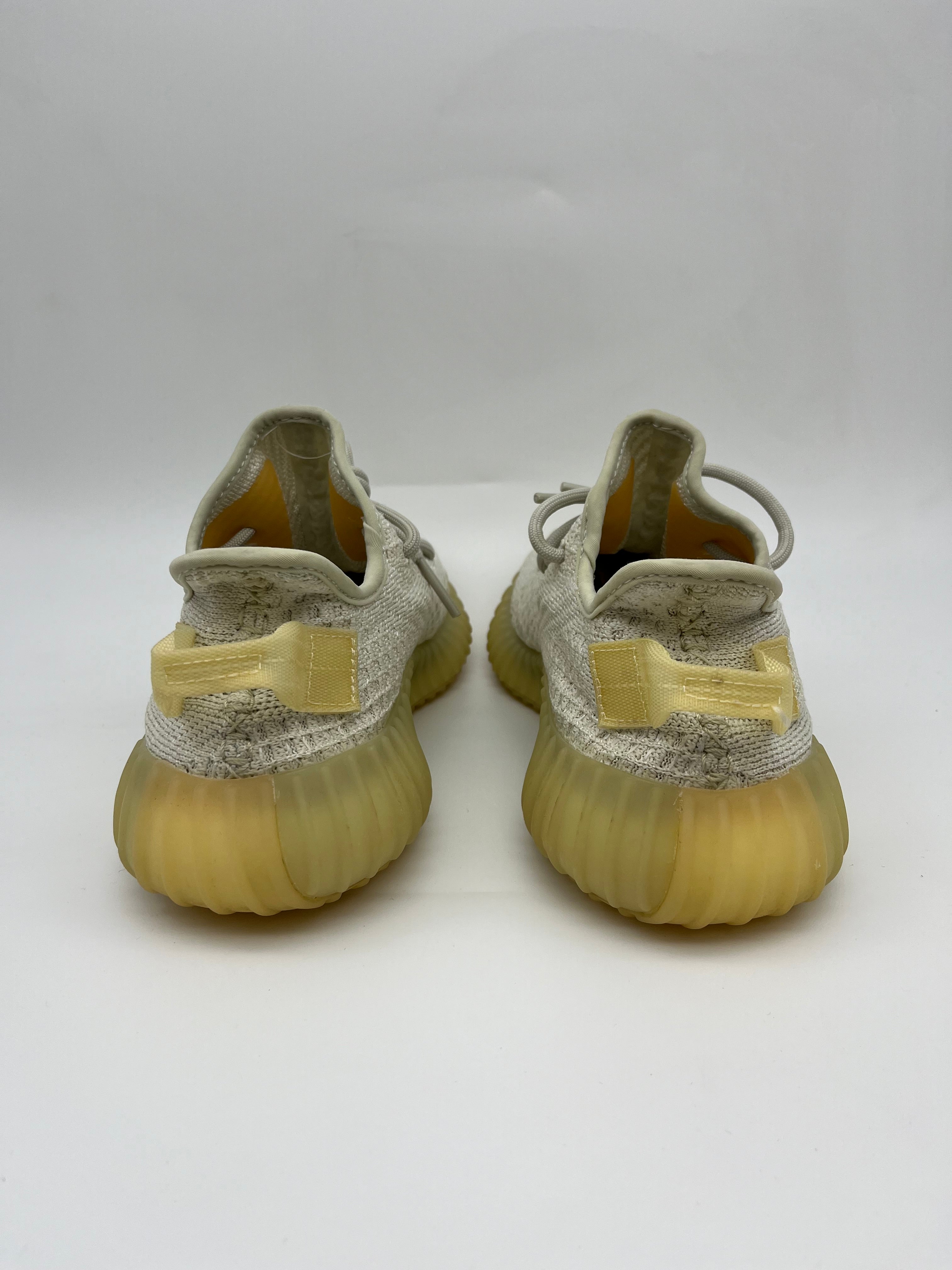 Használt - Yeezy 350 V2 Light (37 1/3)