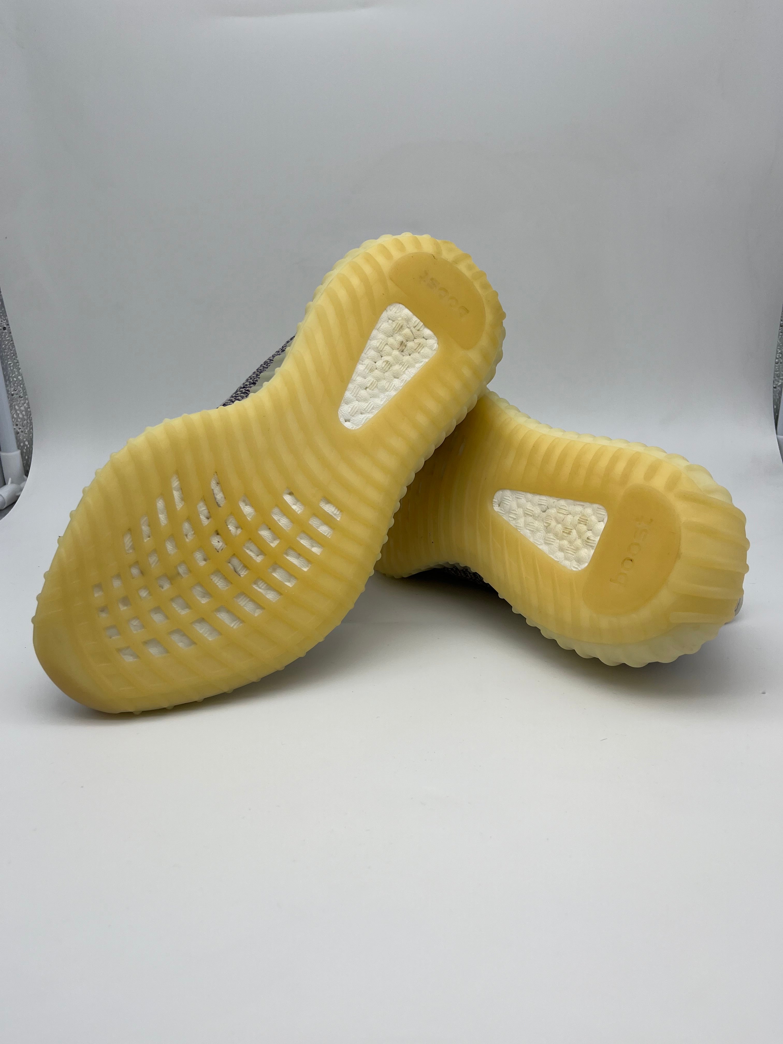 Használt - Yeezy 350 V2 Ash Pearl (42 2/3)