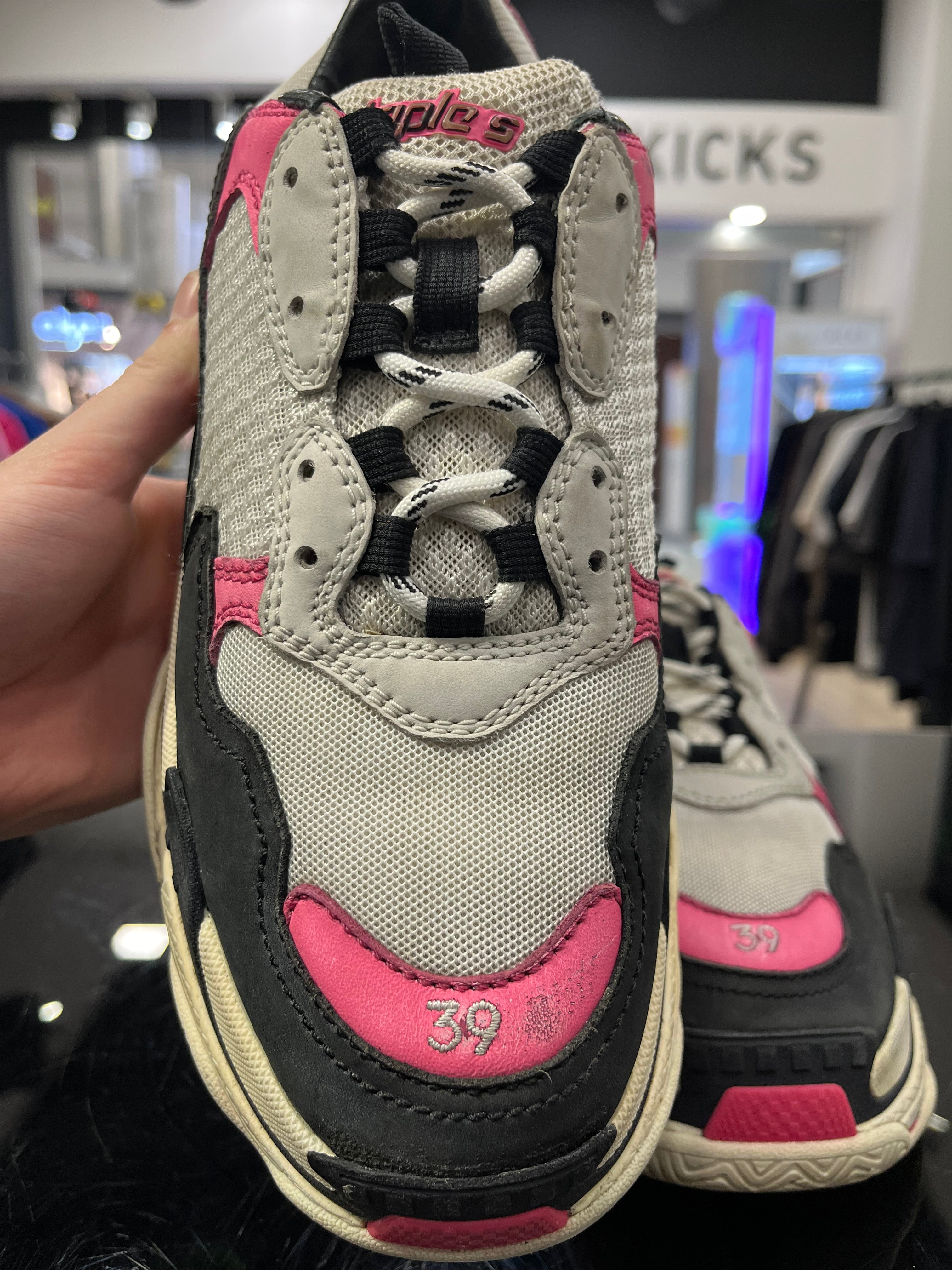 HASZNÁLT - Balenciaga Triple S Pink Black White (39)