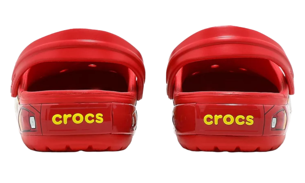 Bărbați Crocs x Cars „Fulger McQueen”.