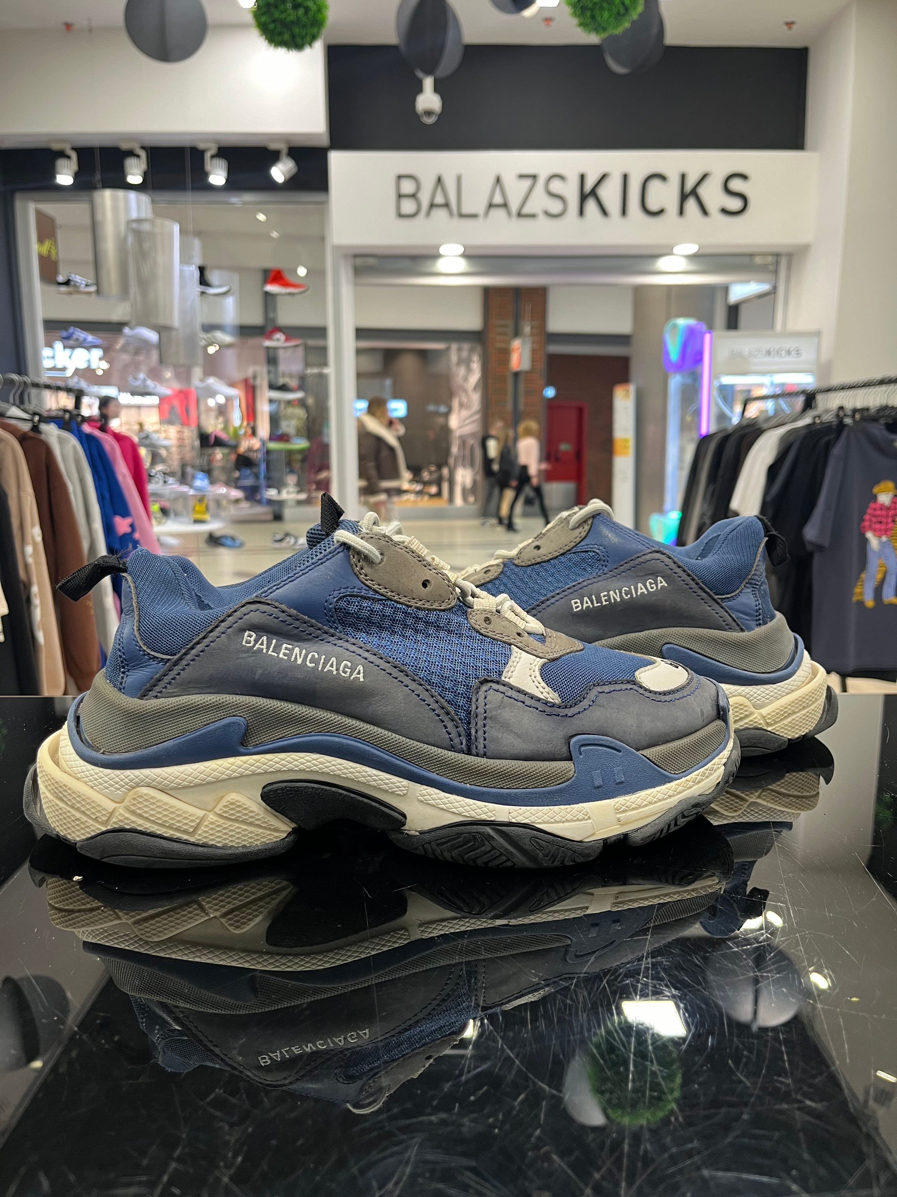HASZNÁLT - Balenciaga Triple S Navy Blue (41)