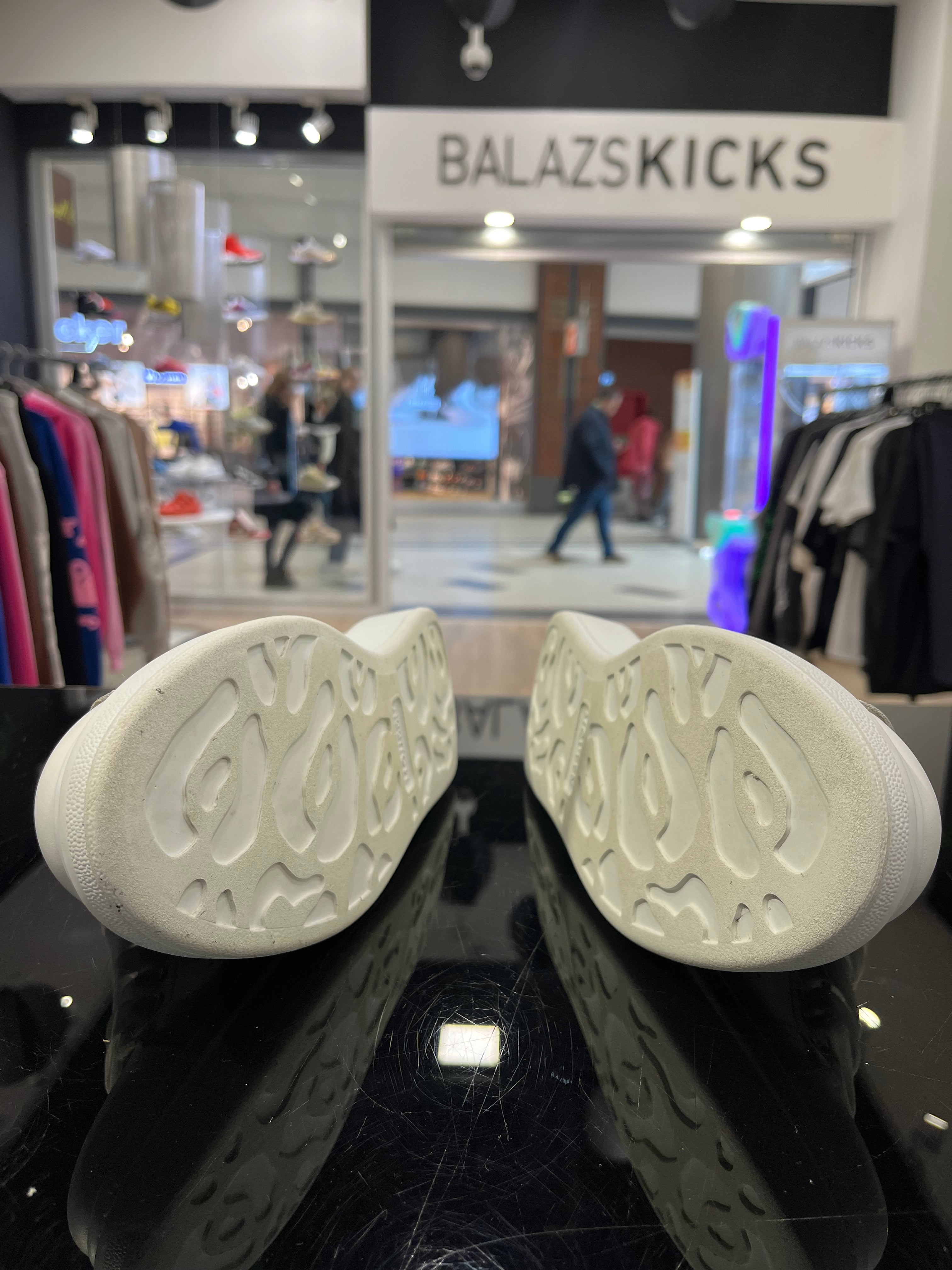 HASZNÁLT - Alexander McQueen OG White and Black Heel (37)