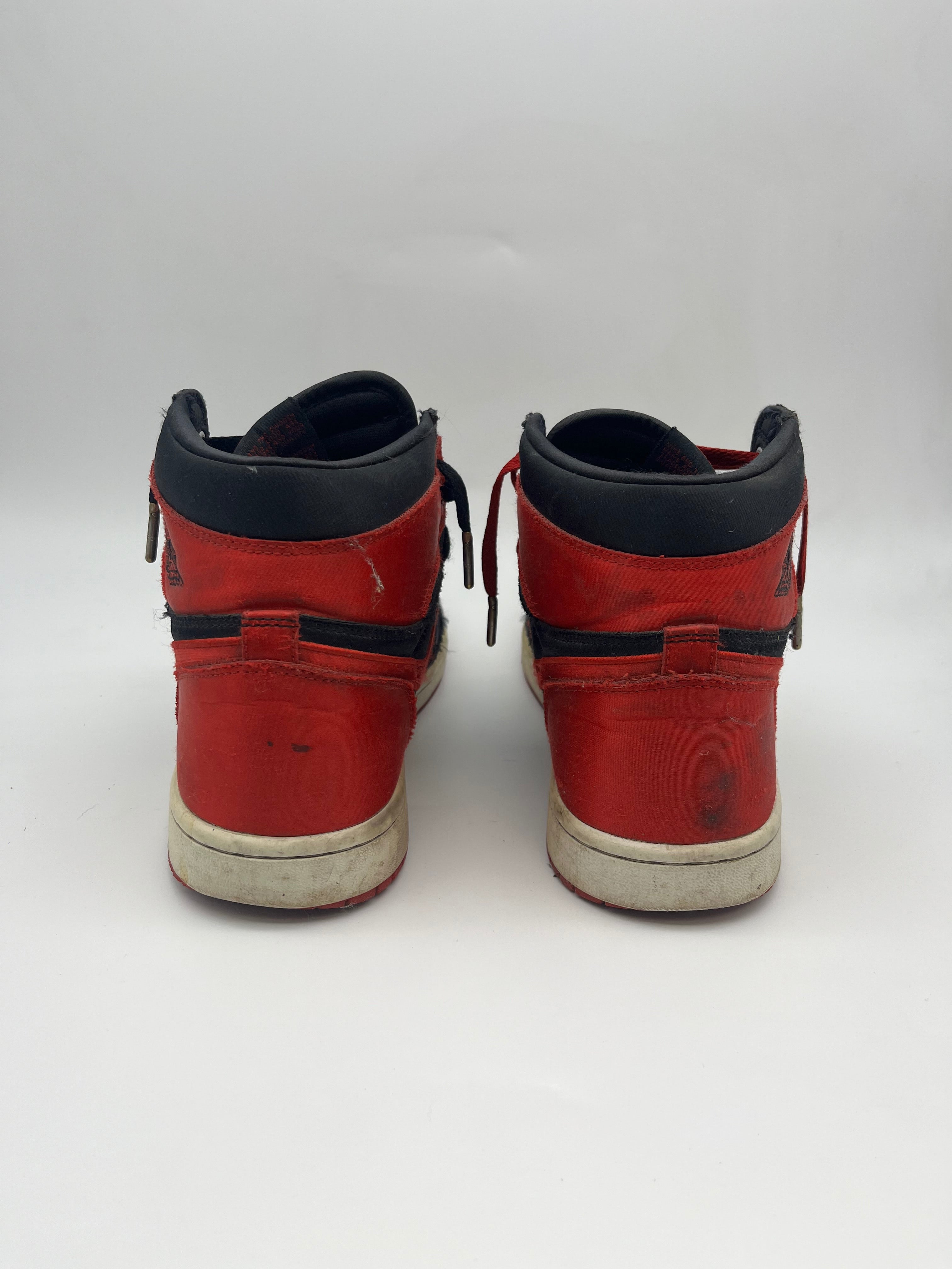 Használt - Jordan 1 High Satin Bred (42)
