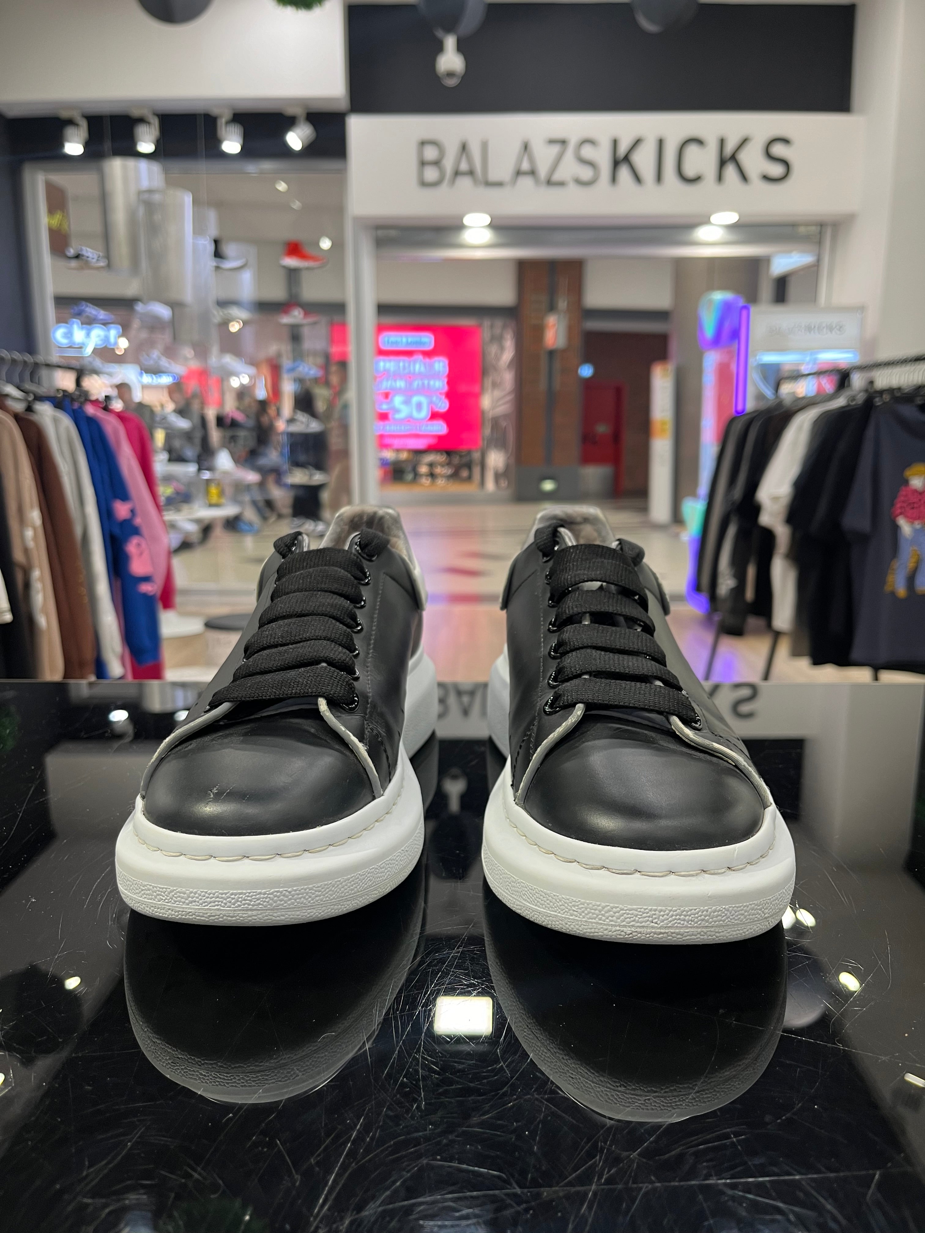 HASZNÁLT - Alexander McQueen Black Reflective (40)