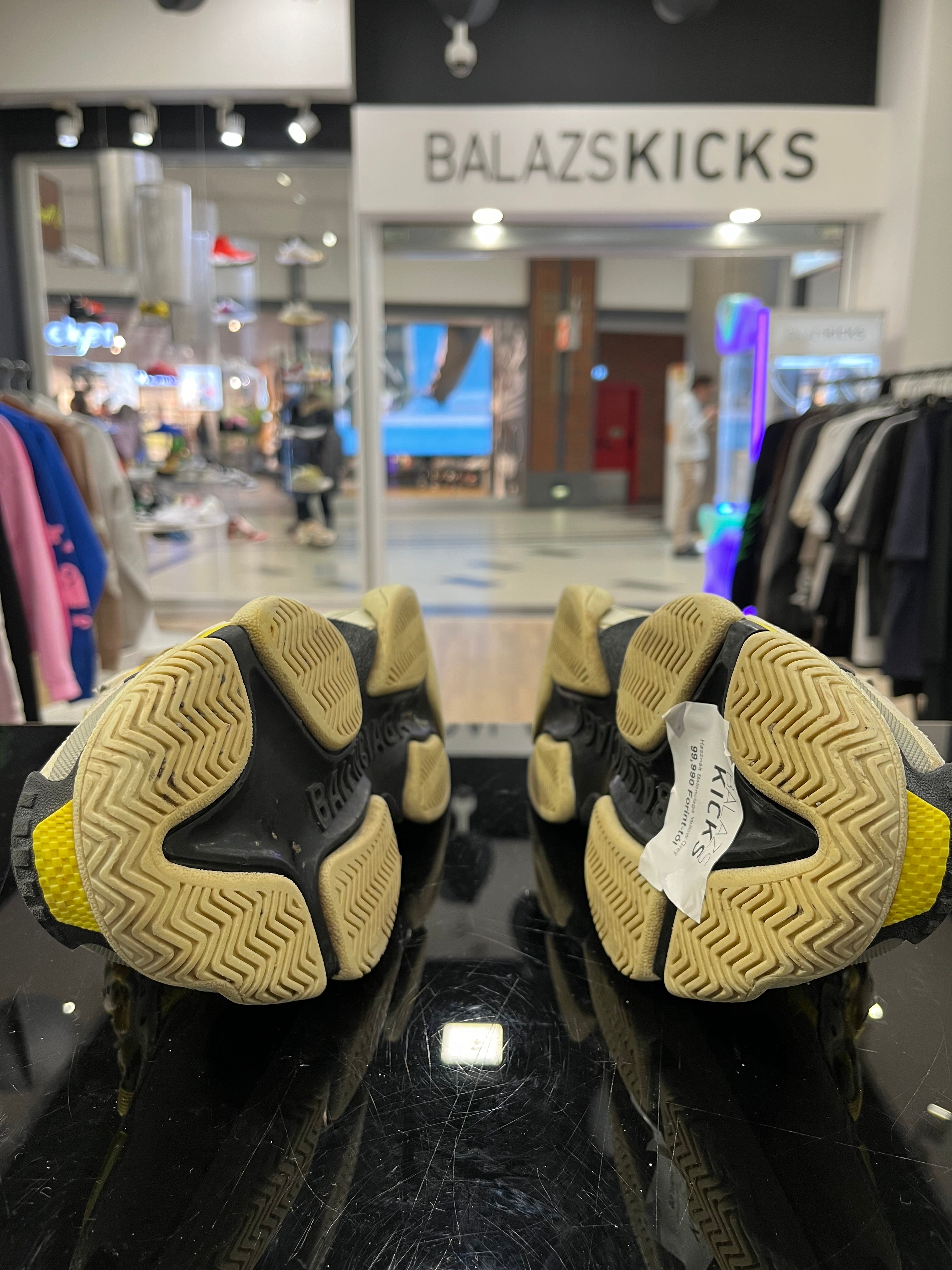 HASZNÁLT - Balenciaga Triple S Yellow Grey (37)