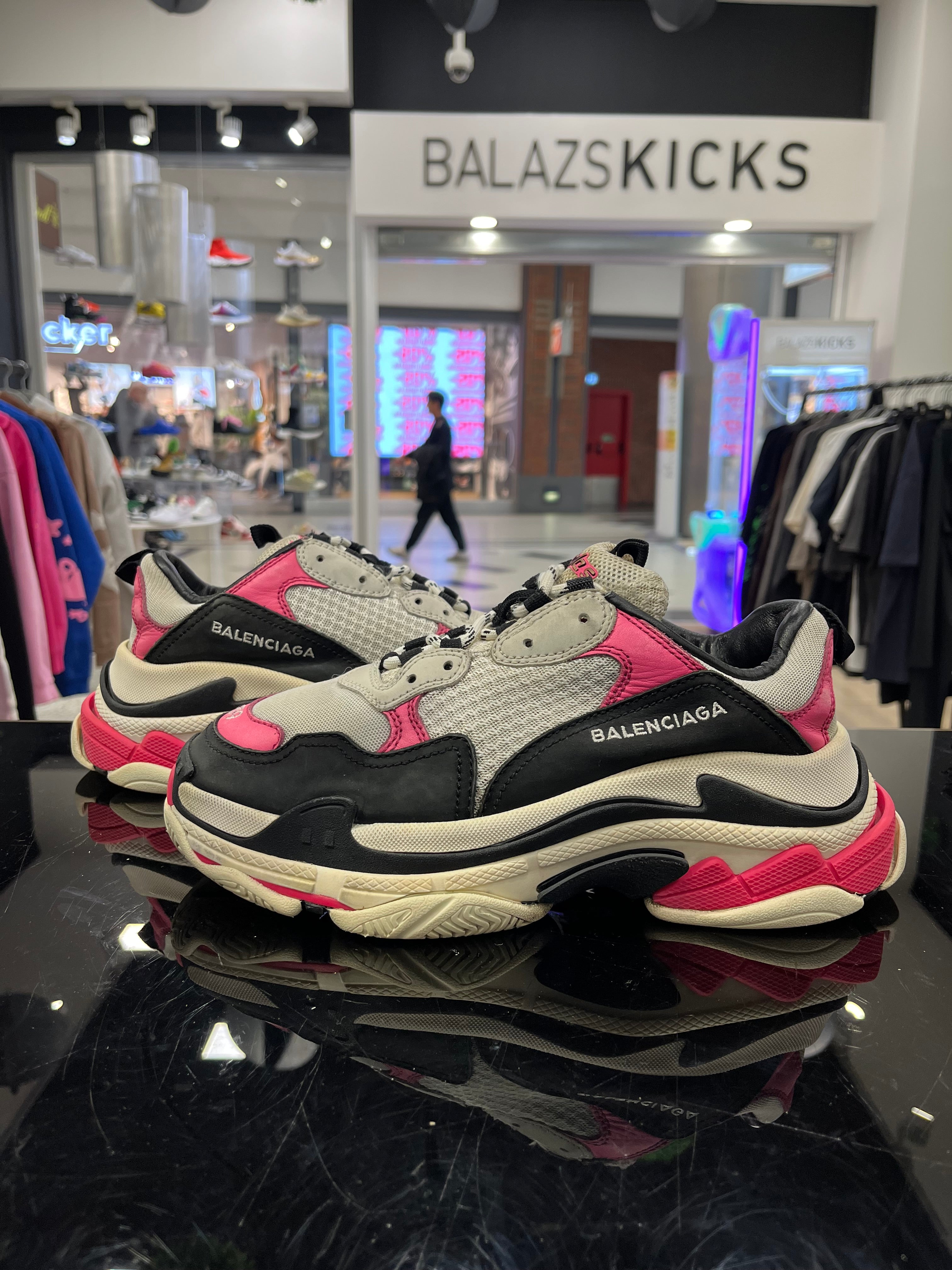 HASZNÁLT - Balenciaga Triple S Pink Black White (39)