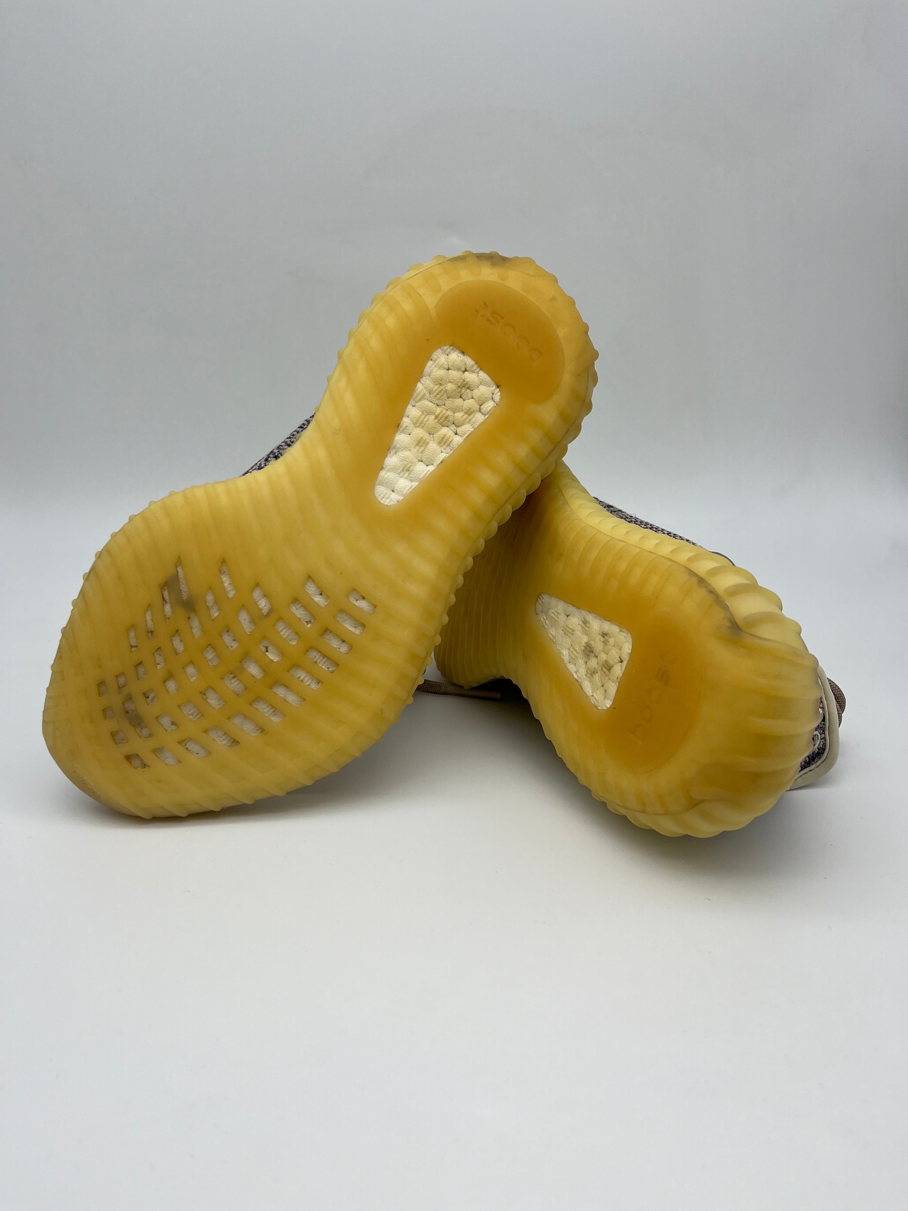 Használt - Yeezy 350 V2 Ash Pearl (36 2/3)