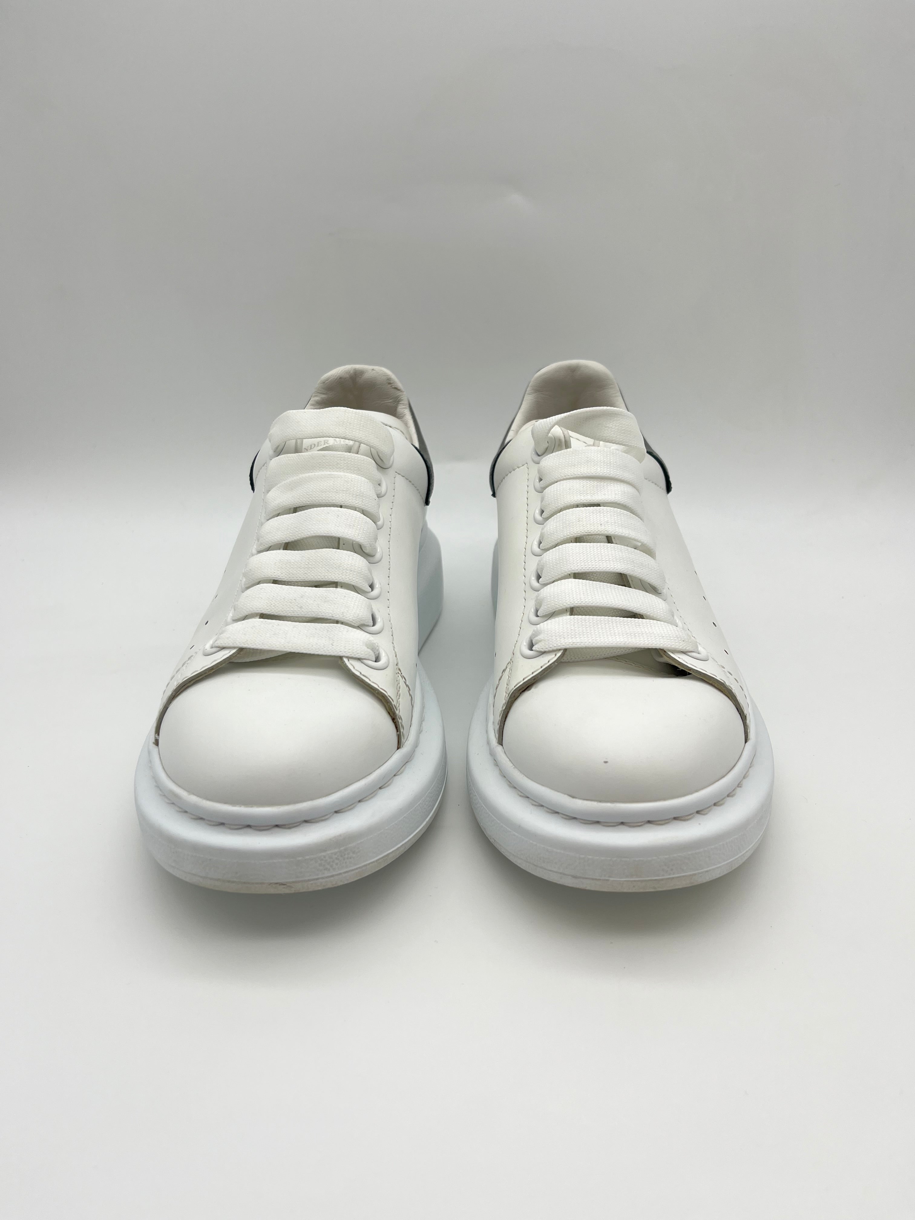 Használt - Alexander McQueen Silver (38)
