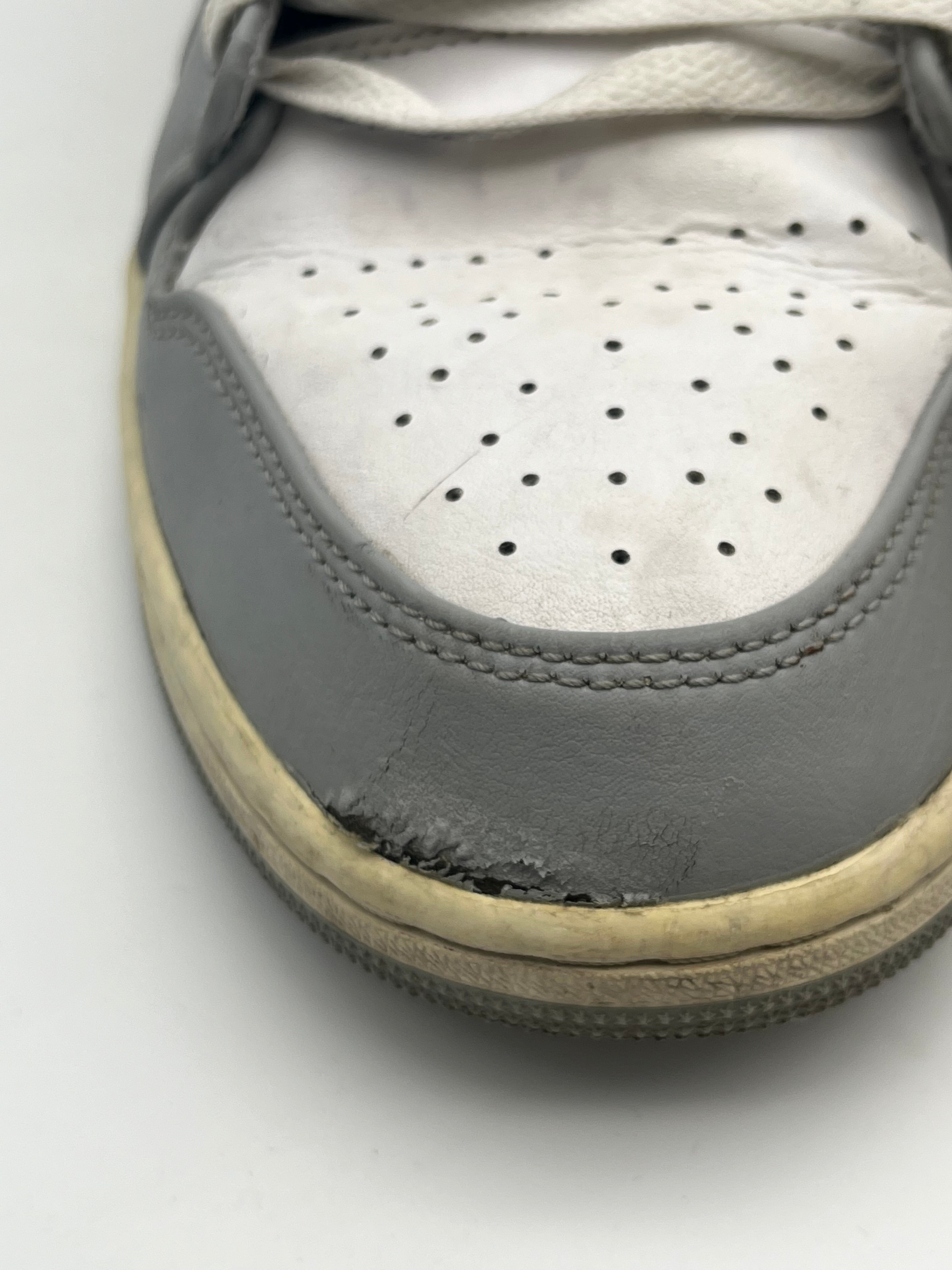 Használt - Jordan 1 Mid Light Smoke Grey (45)