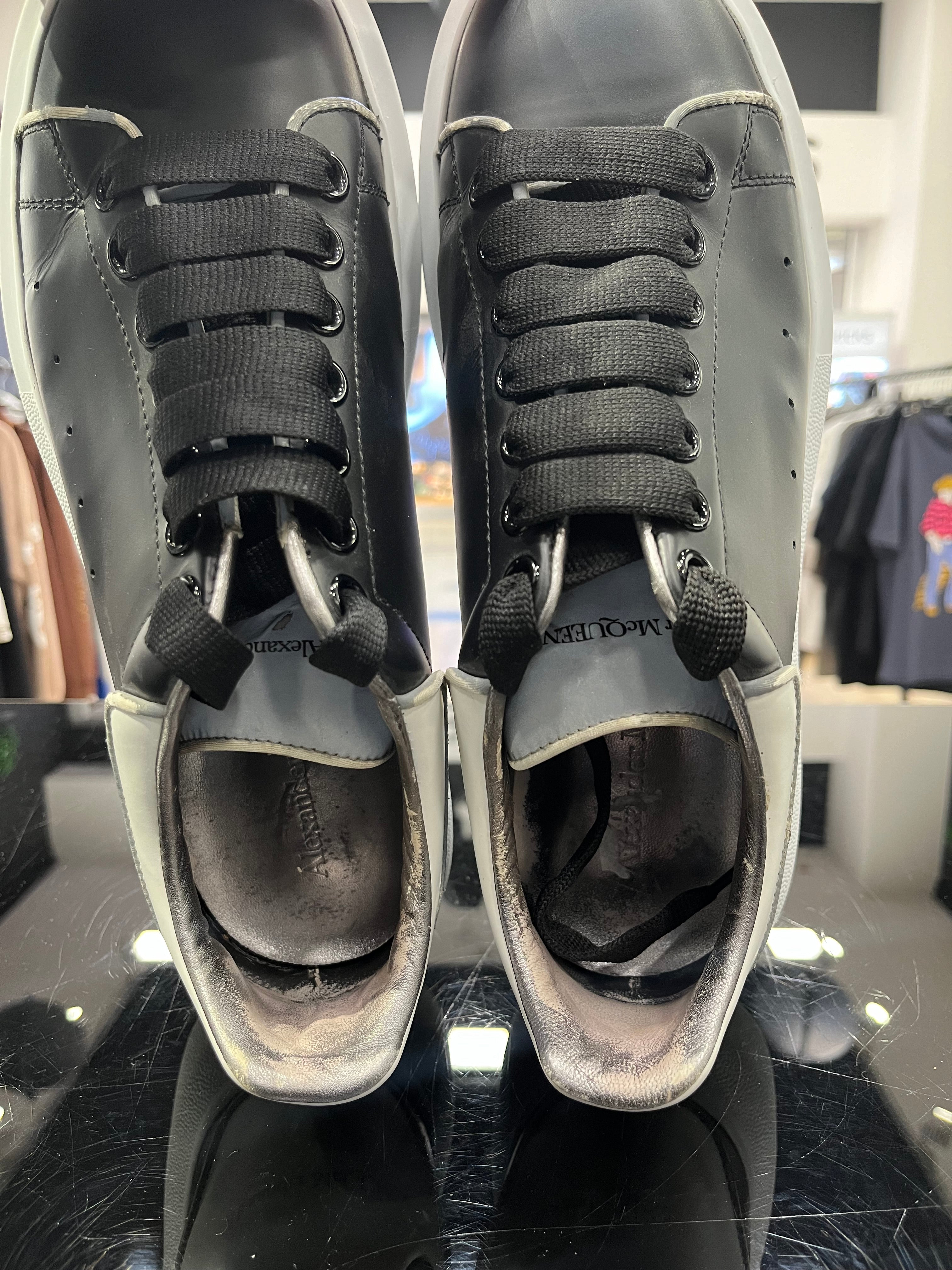 HASZNÁLT - Alexander McQueen Black Reflective (40)