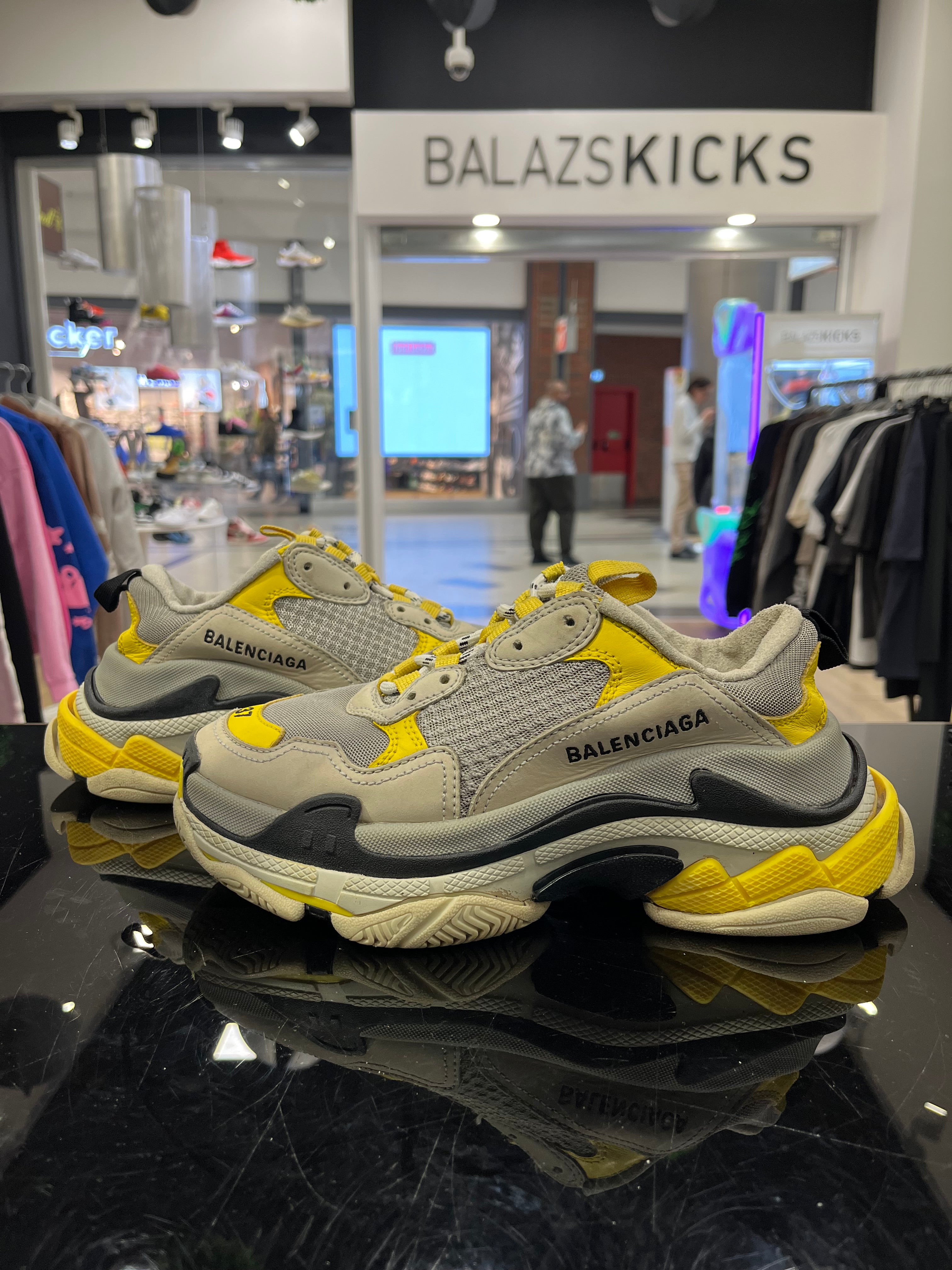 HASZNÁLT - Balenciaga Triple S Yellow Grey (37)