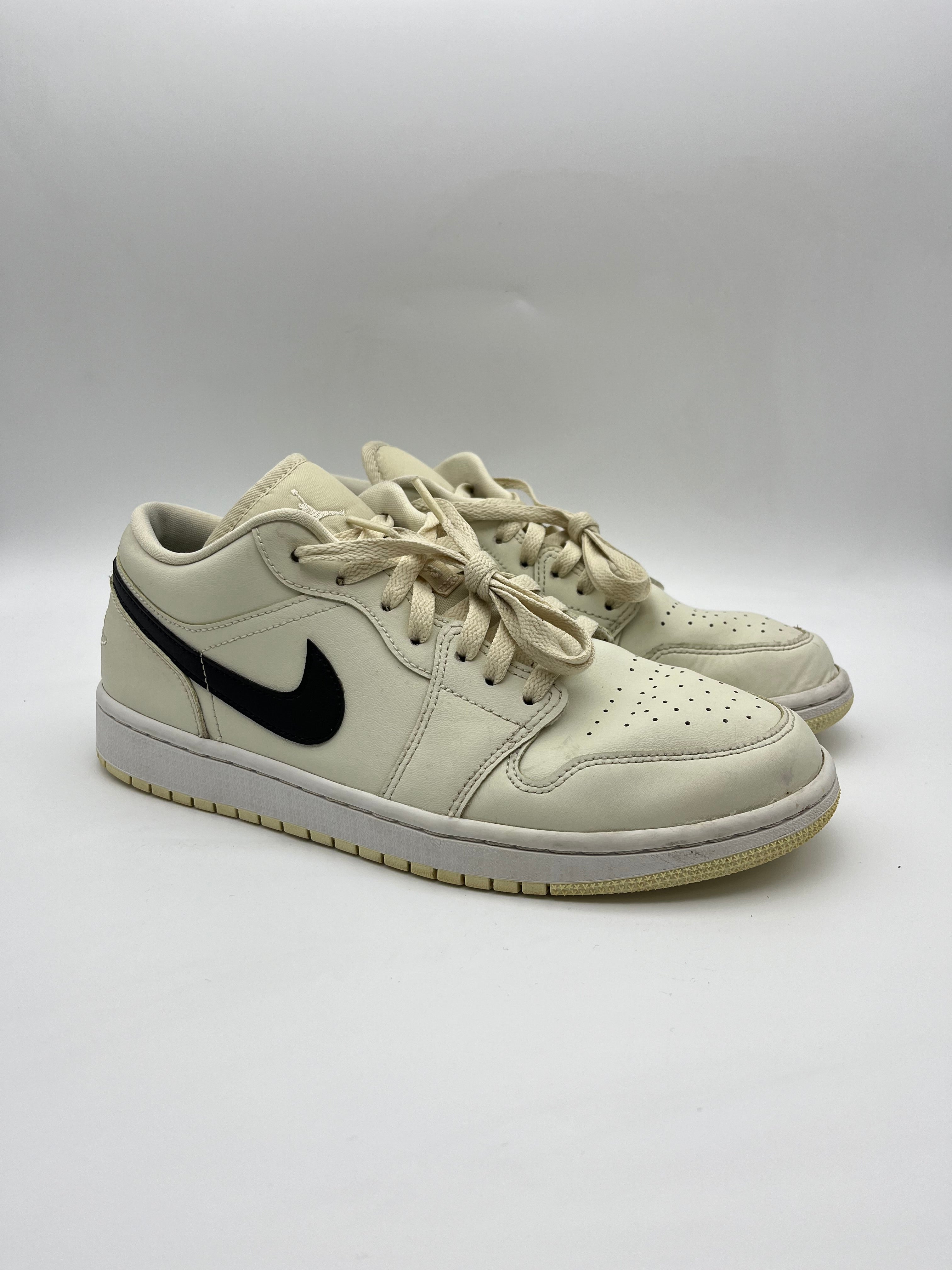 Használt - Jordan 1 Low Coconut Milk (43)