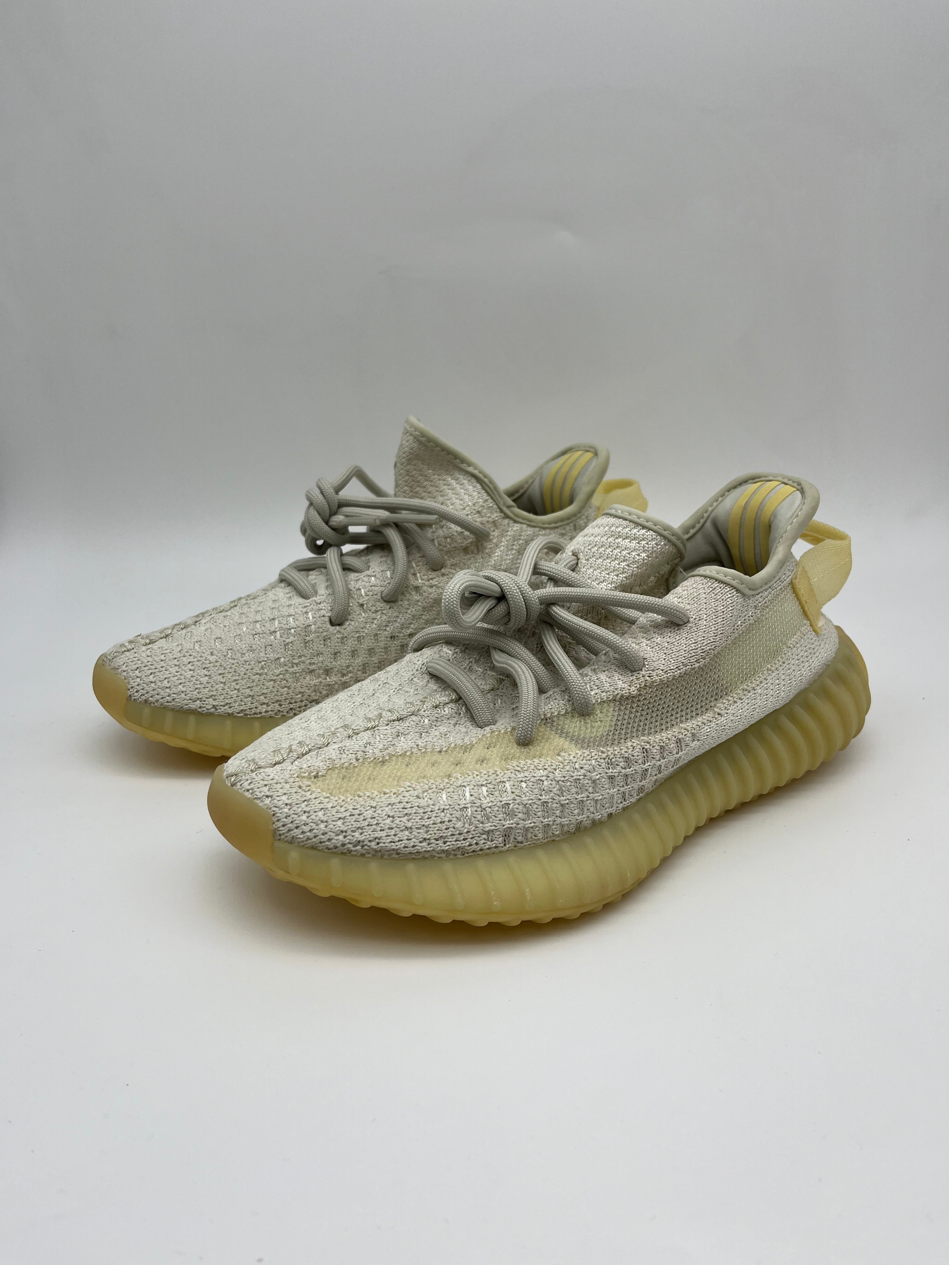 Használt - Yeezy 350 V2 Light (37 1/3)