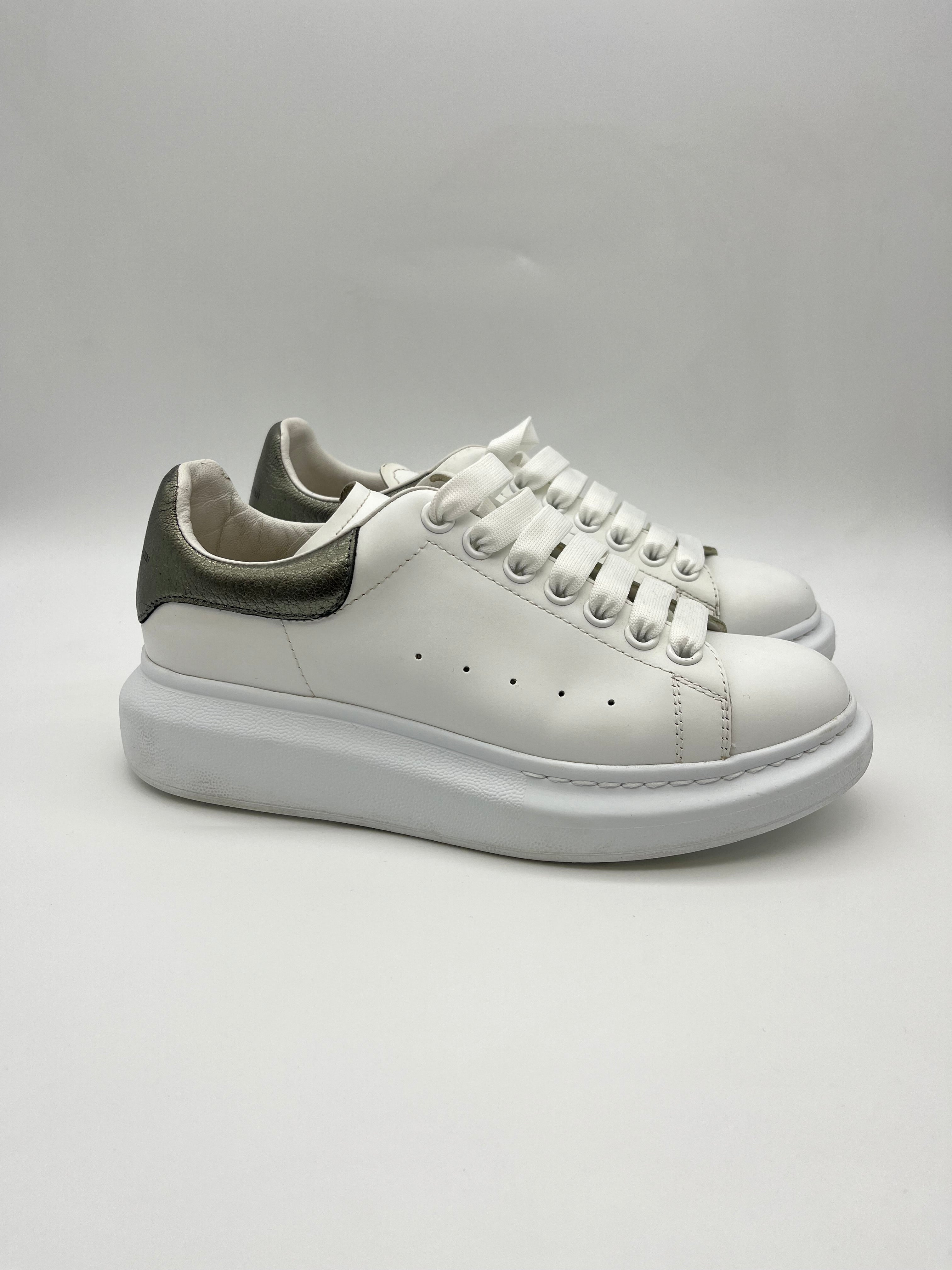 Használt - Alexander McQueen Silver (38)