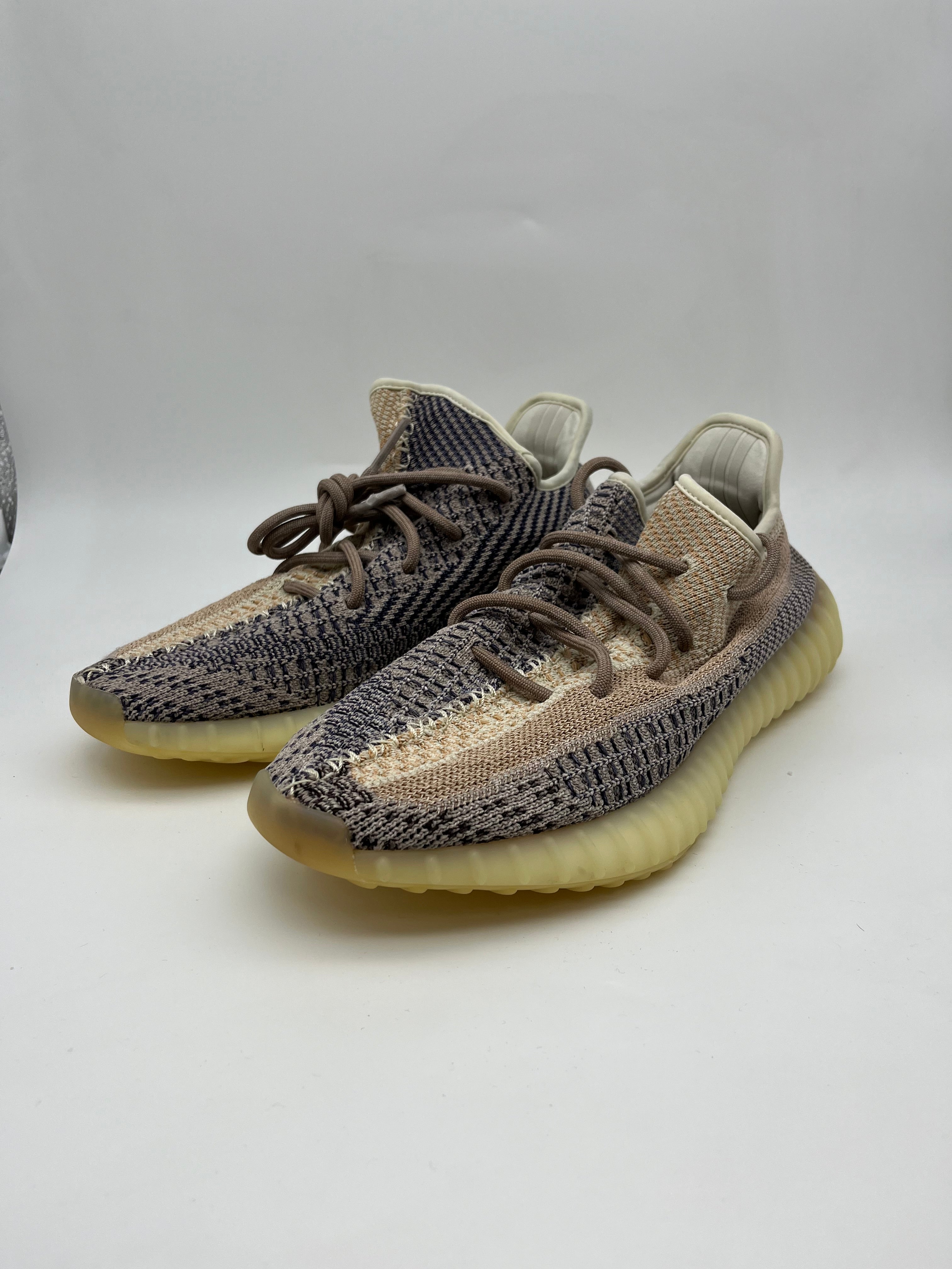 Használt - Yeezy 350 V2 Ash Pearl (42 2/3)