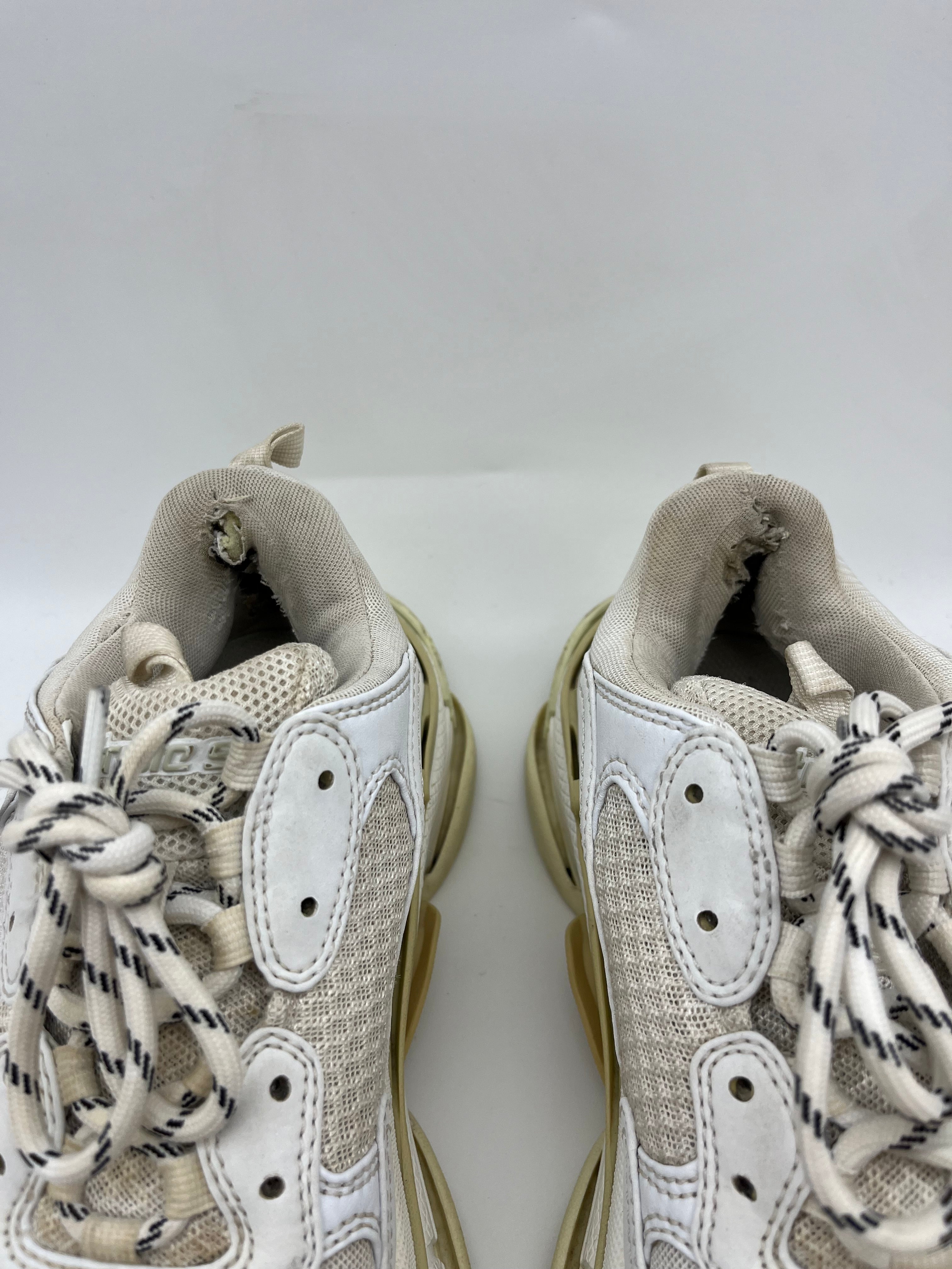 Használt - Balenciaga Triple S White (39)