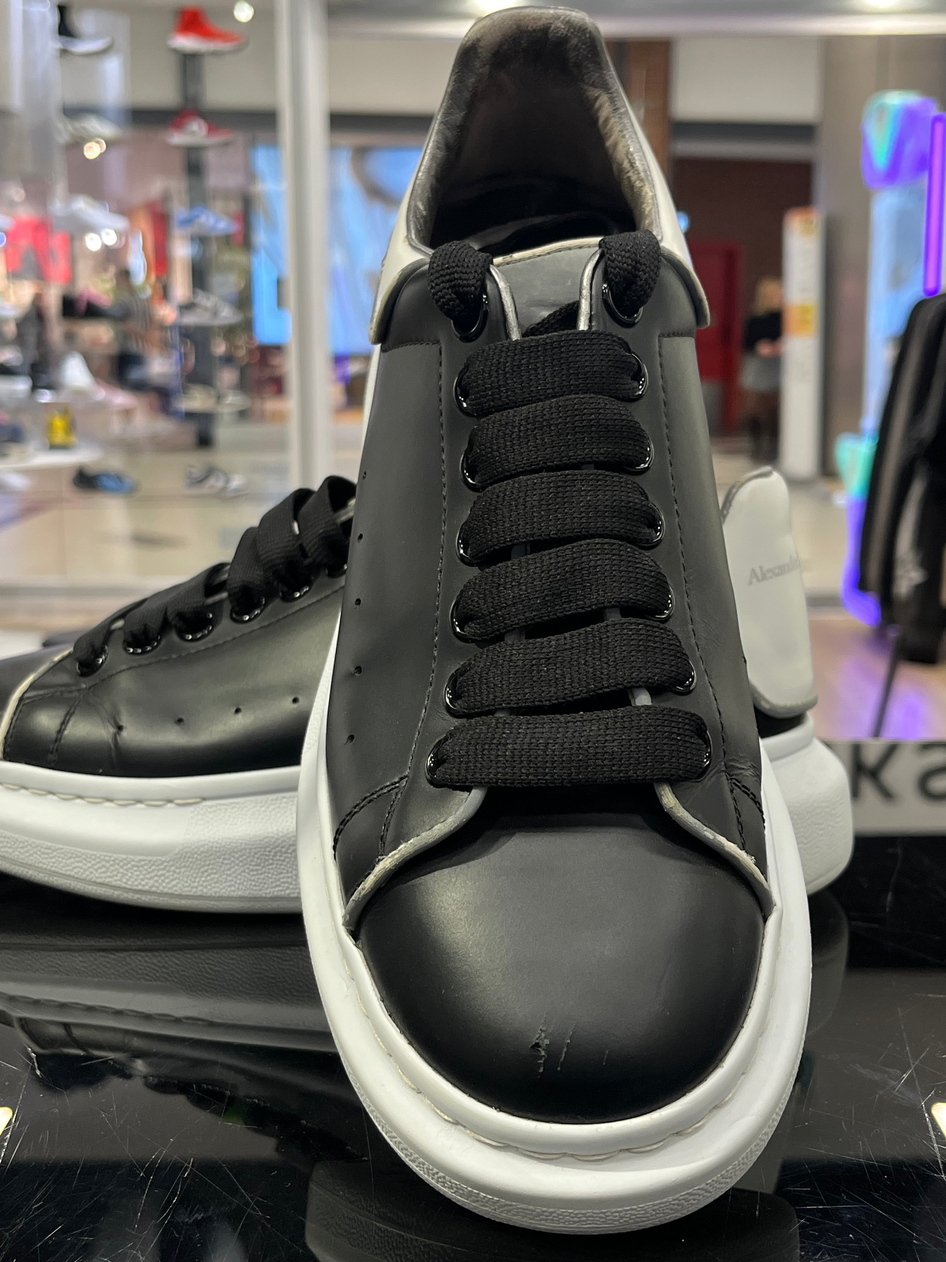 HASZNÁLT - Alexander McQueen Black Reflective (40)